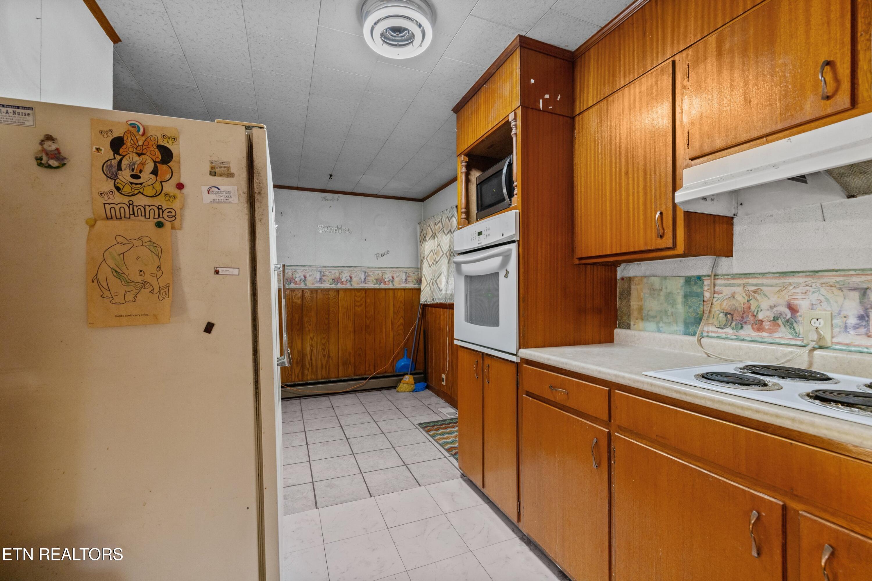 1435 Tn-33 Tazewell TN 37879