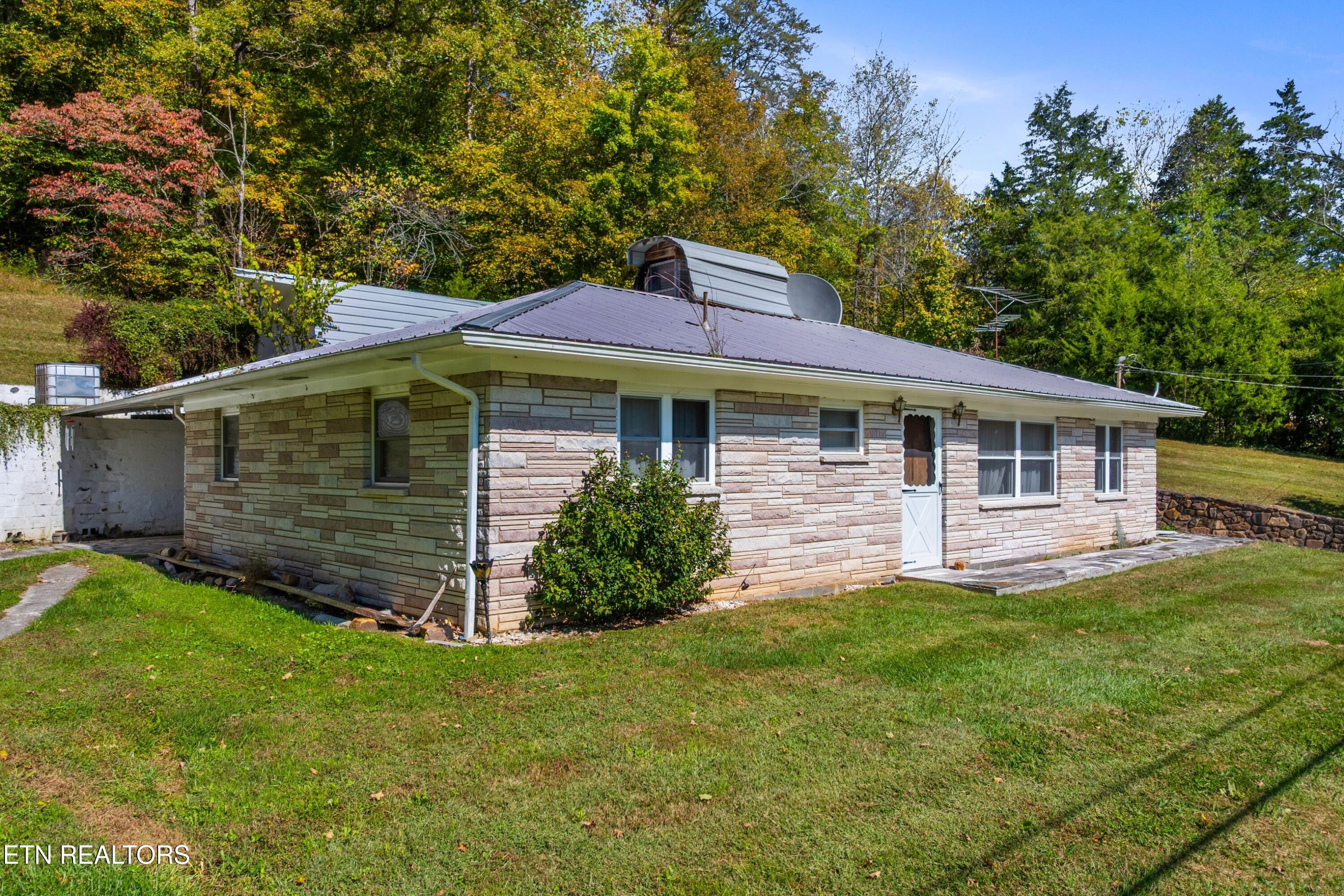 1435 Tn-33 Tazewell TN 37879