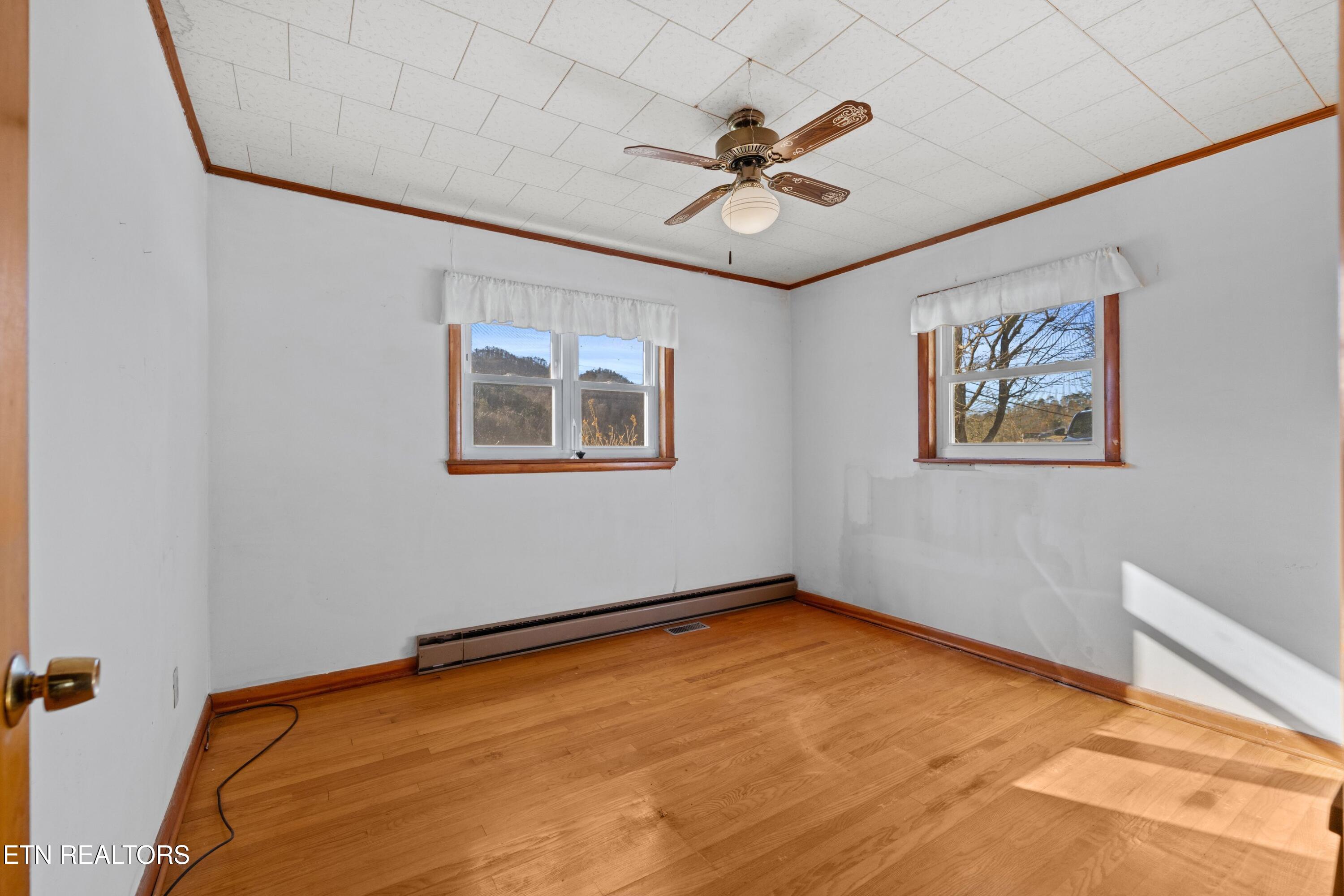 1435 Tn-33 Tazewell TN 37879