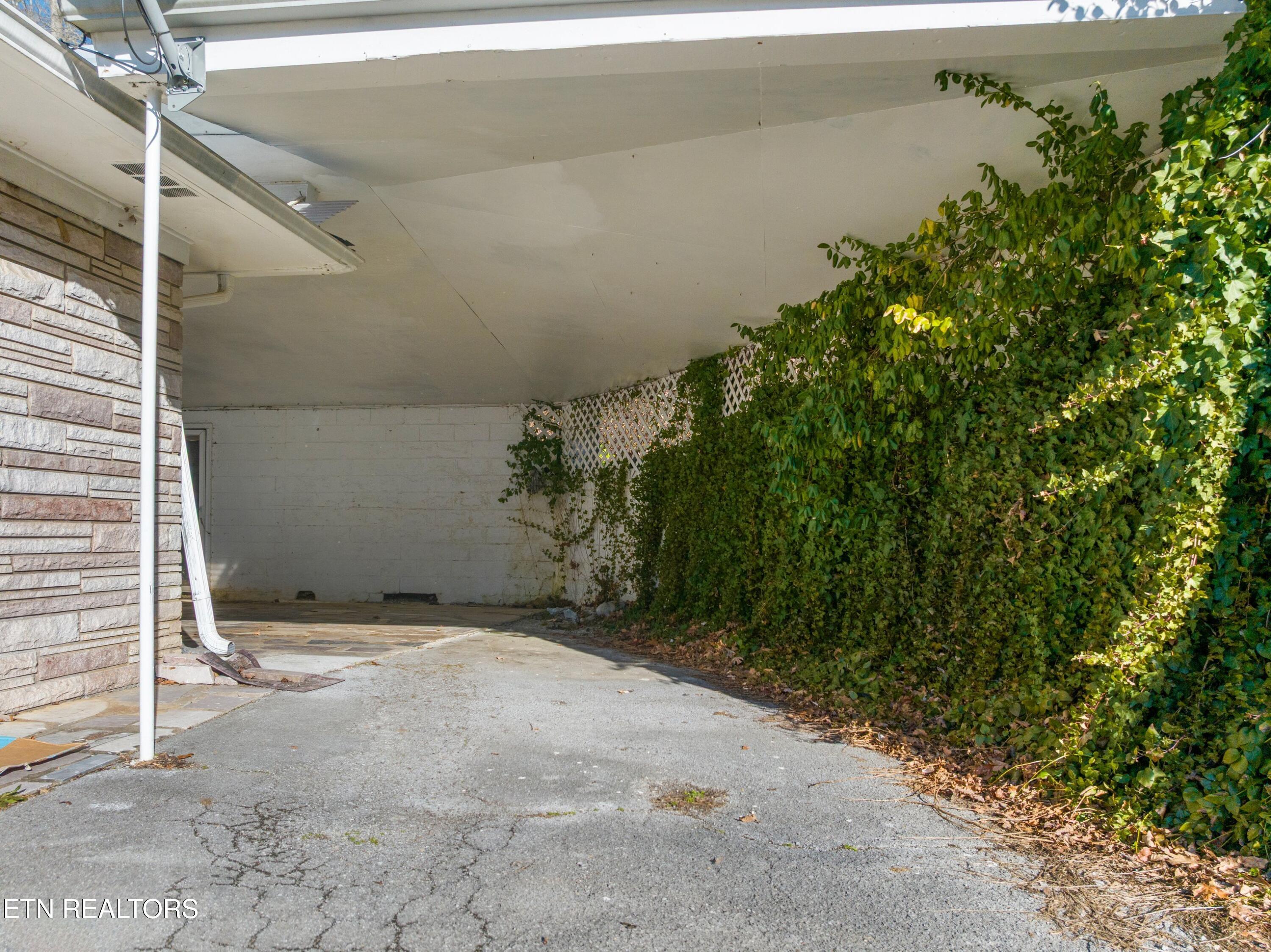 1435 Tn-33 Tazewell TN 37879