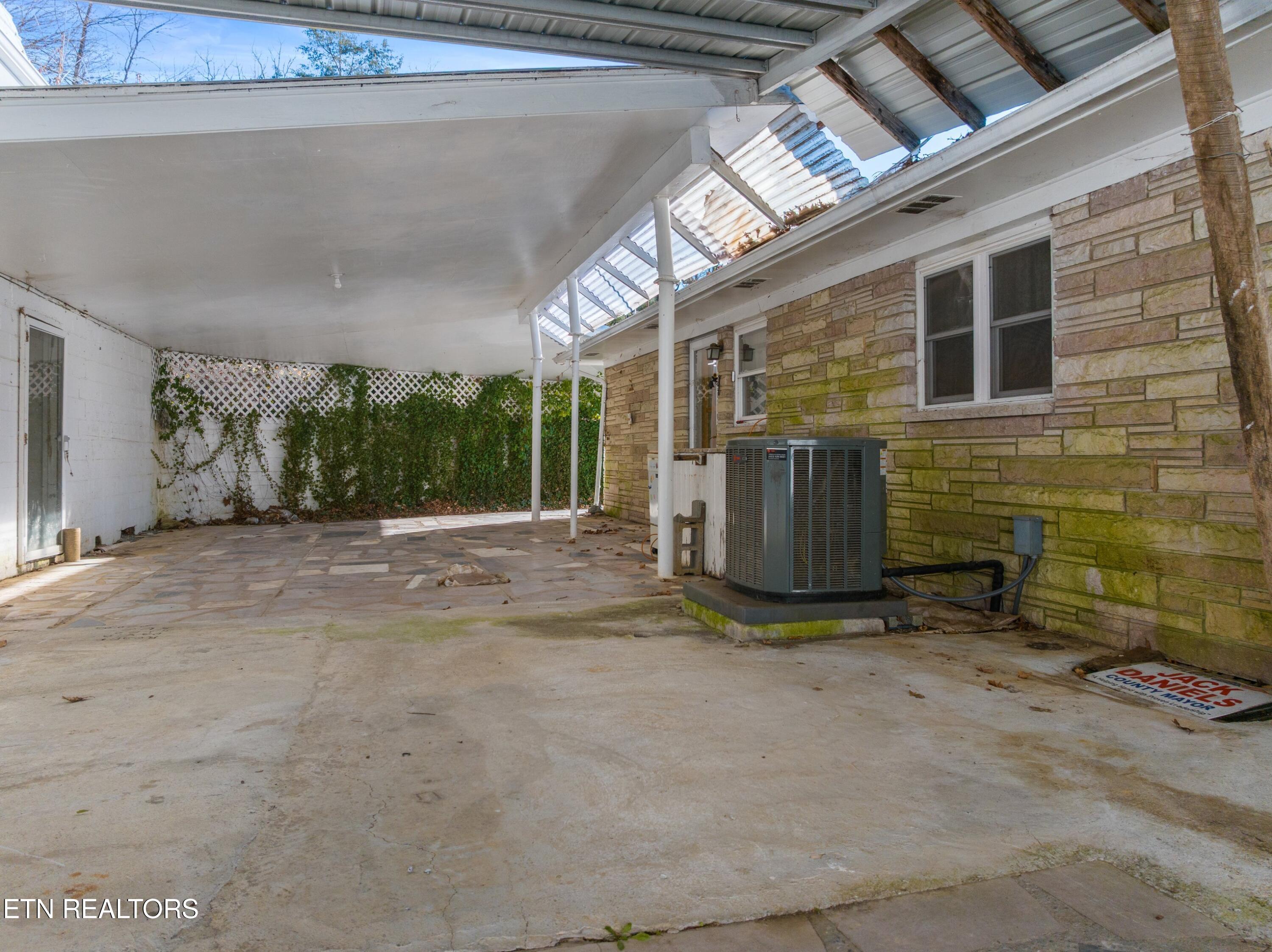 1435 Tn-33 Tazewell TN 37879