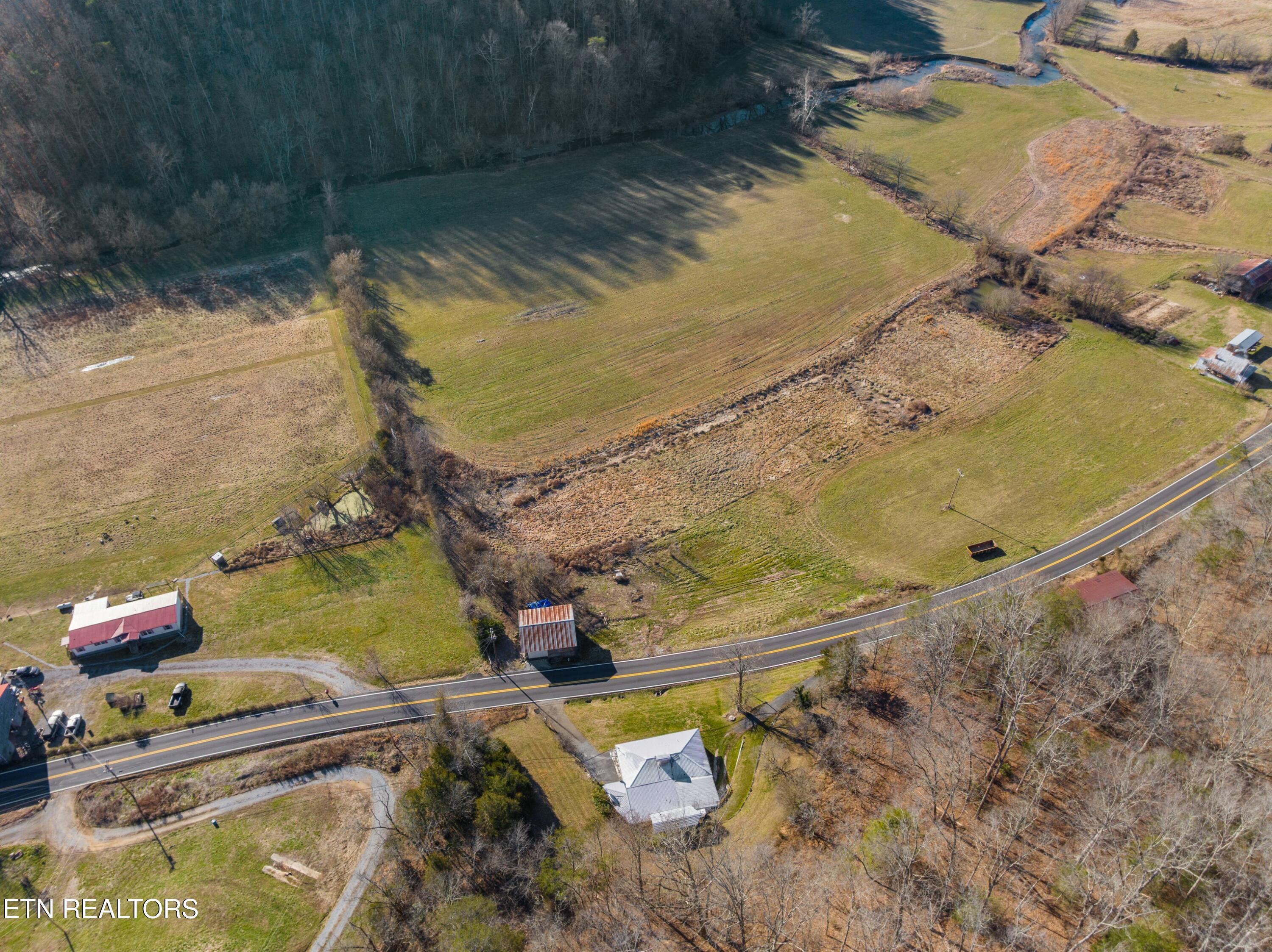 1435 Tn-33 Tazewell TN 37879