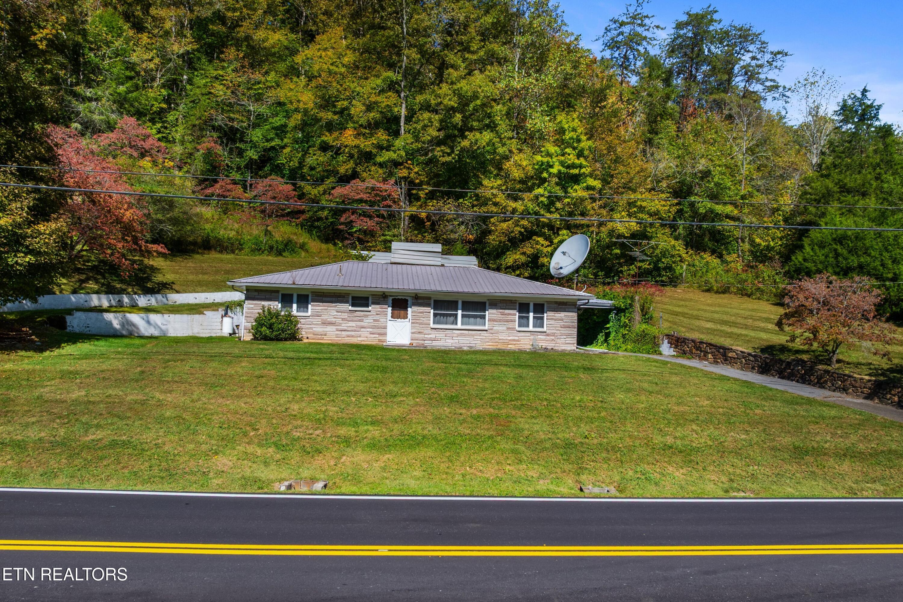 1435 Tn-33 Tazewell TN 37879