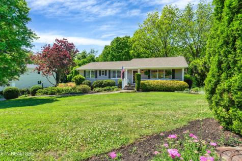 1829 Maggie Street Maryville TN 37803