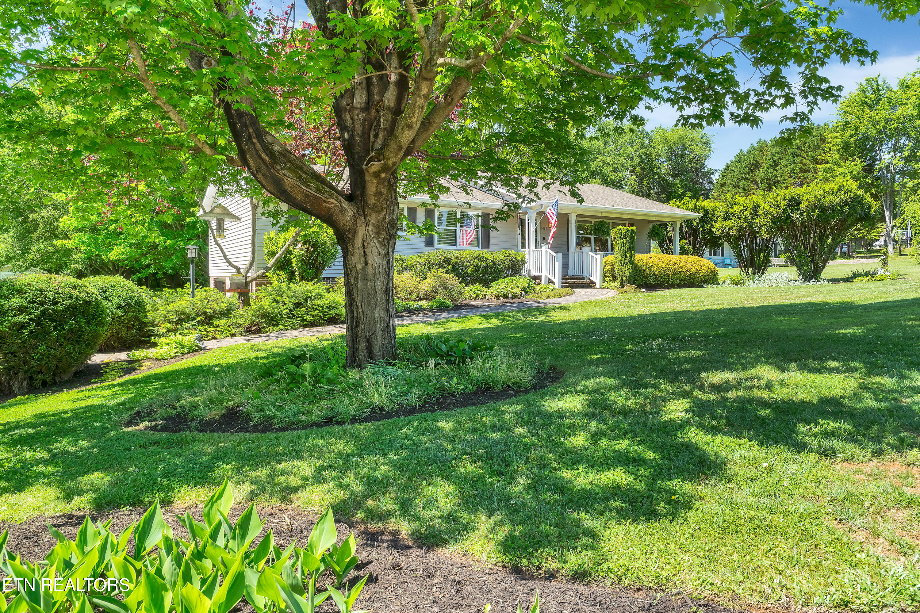 1829 Maggie Street Maryville TN 37803