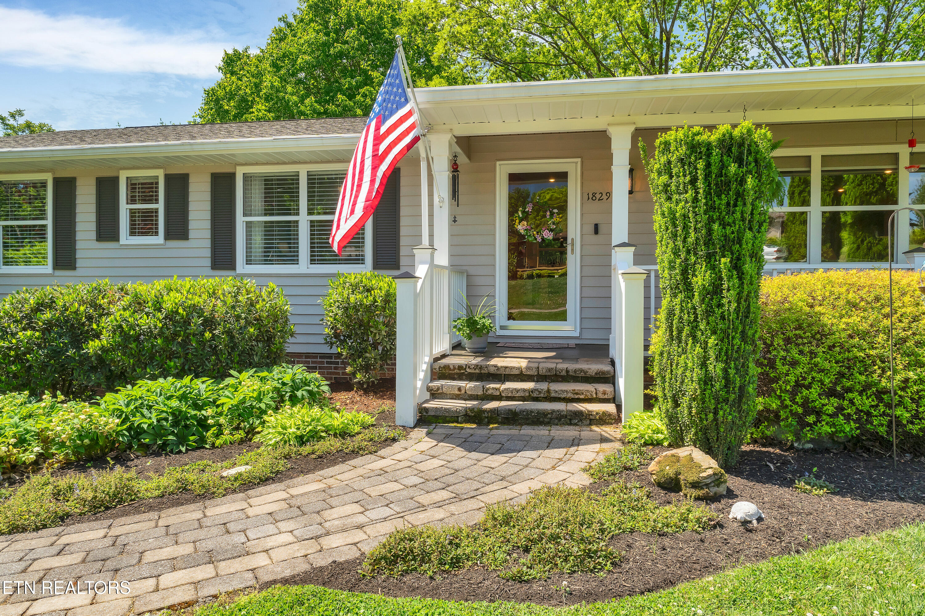 1829 Maggie Street Maryville TN 37803