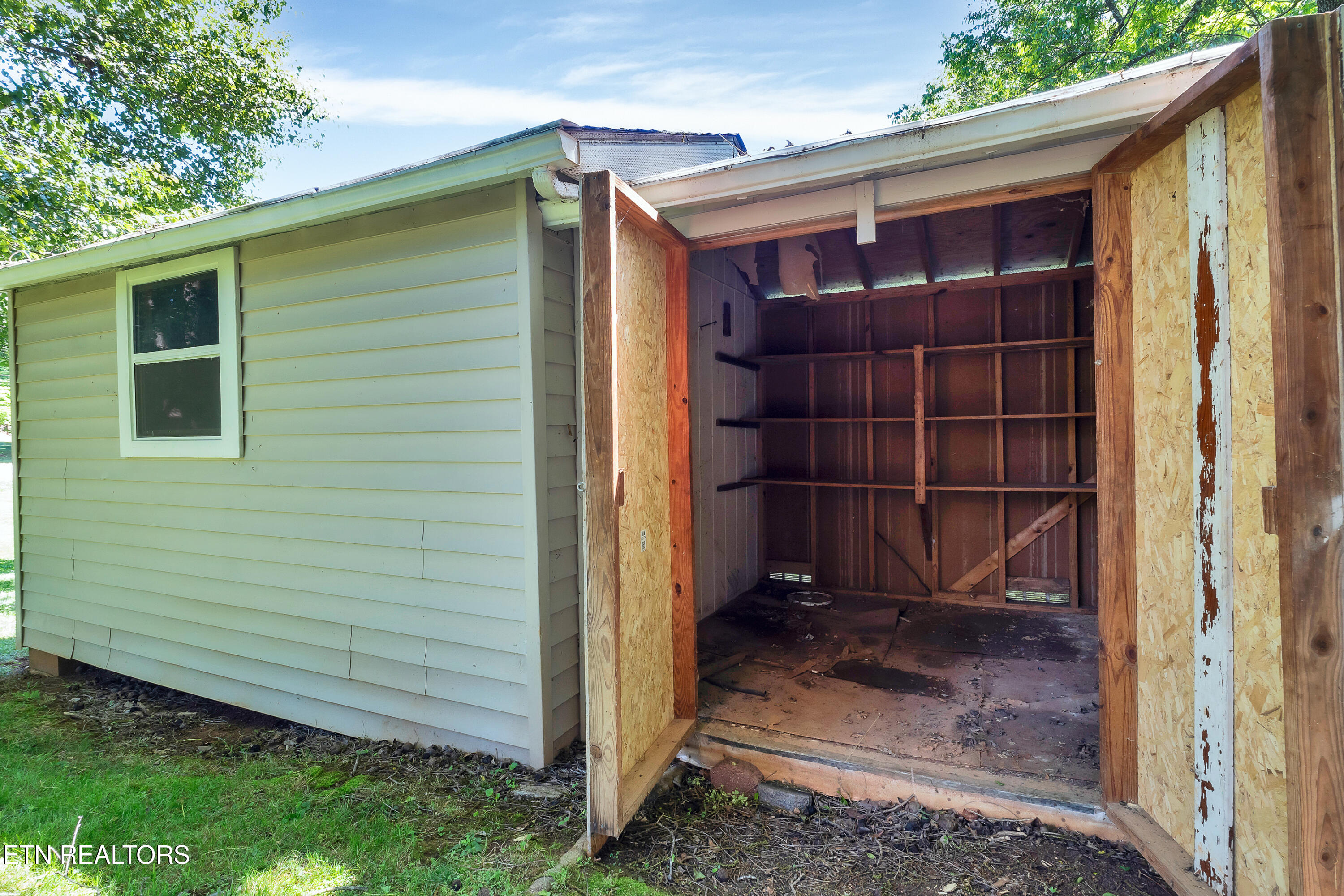 1829 Maggie Street Maryville TN 37803