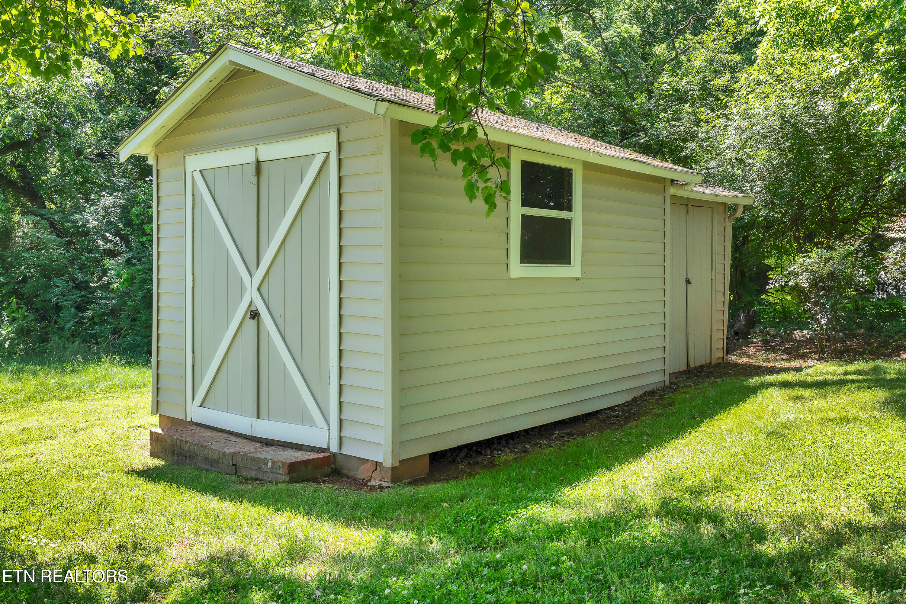 1829 Maggie Street Maryville TN 37803