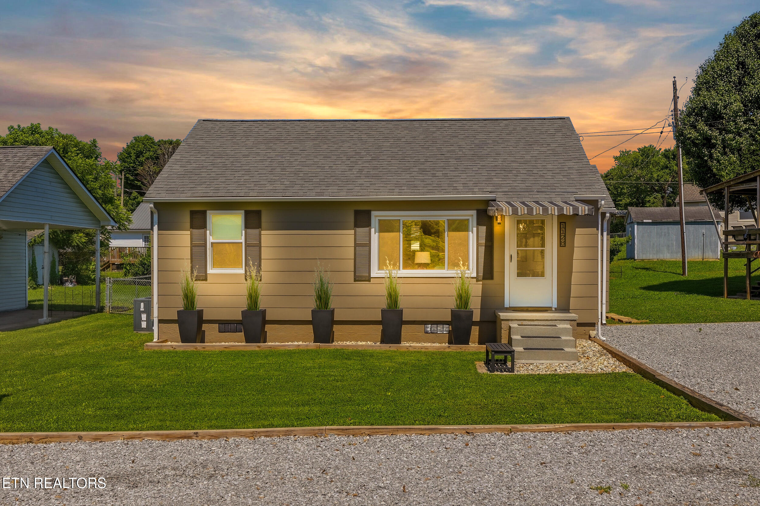 1128 Huffland Drive Loudon TN 37774