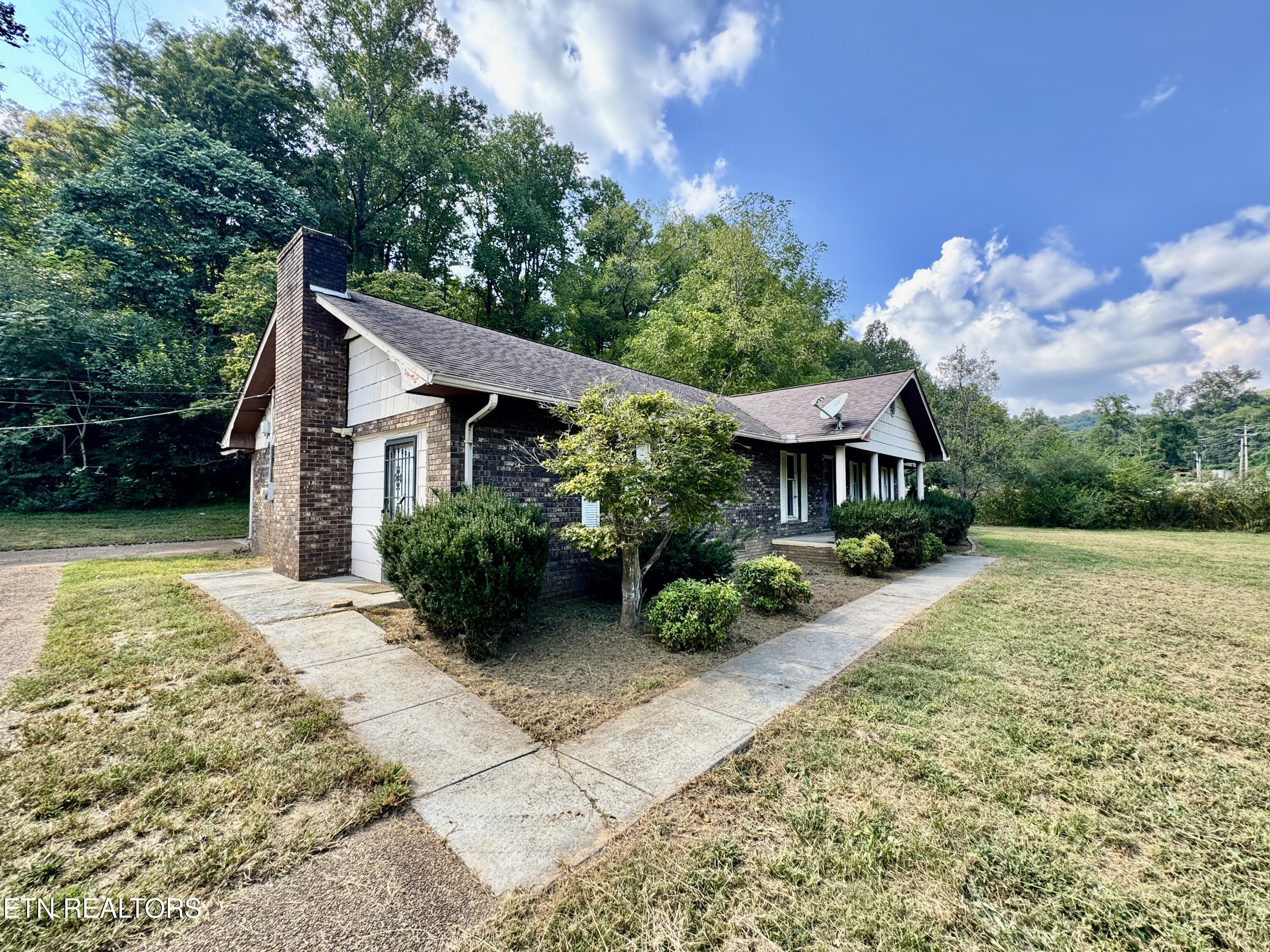 1588 Highway 116 Caryville TN 37714