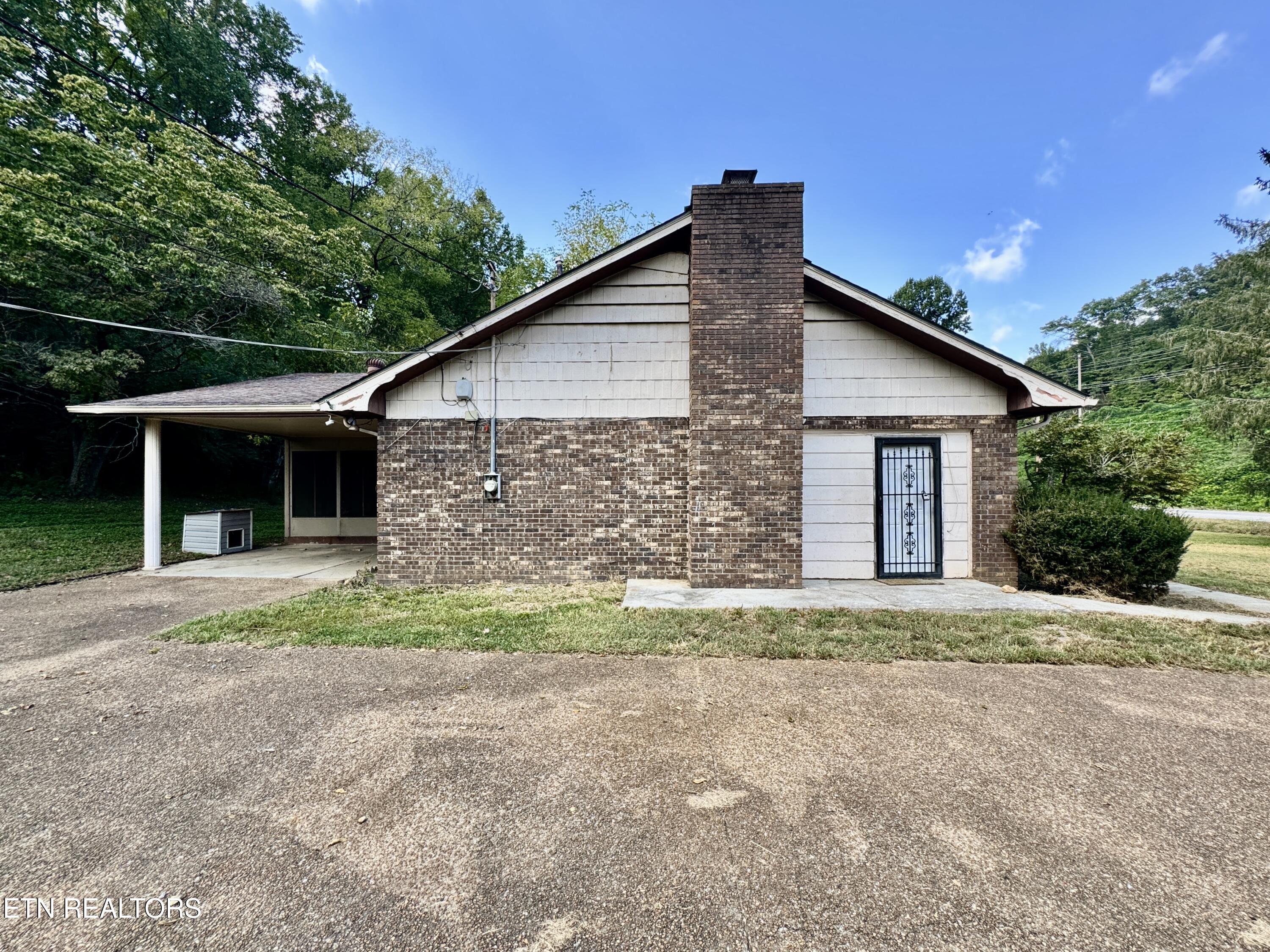 1588 Highway 116 Caryville TN 37714