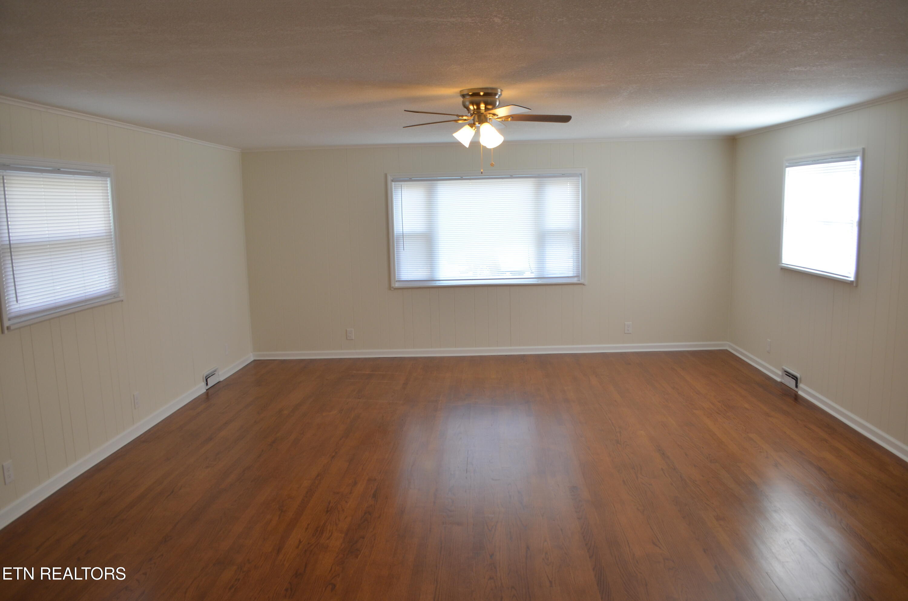 106 Cedar Lane Oak Ridge TN 37830