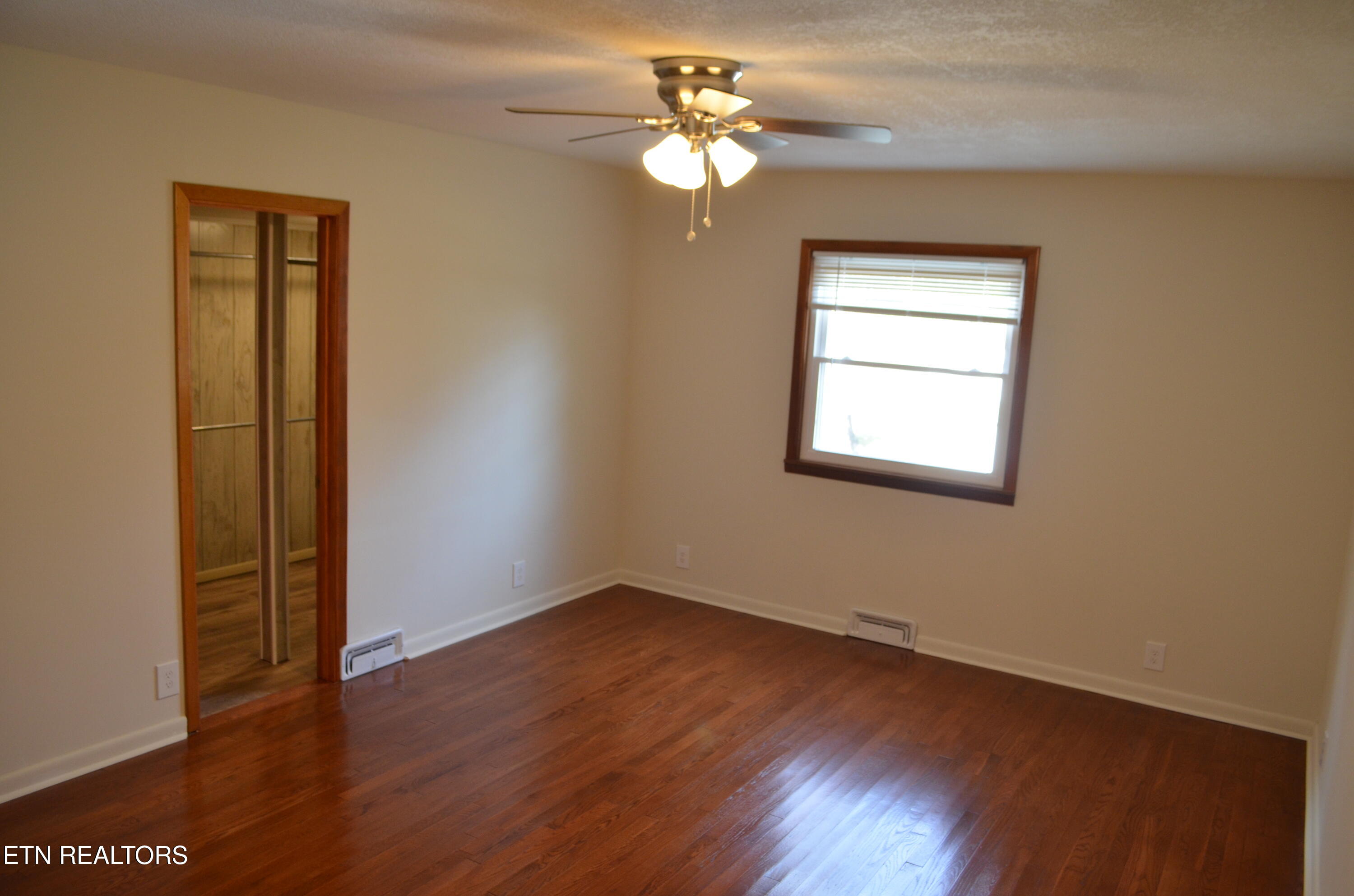 106 Cedar Lane Oak Ridge TN 37830