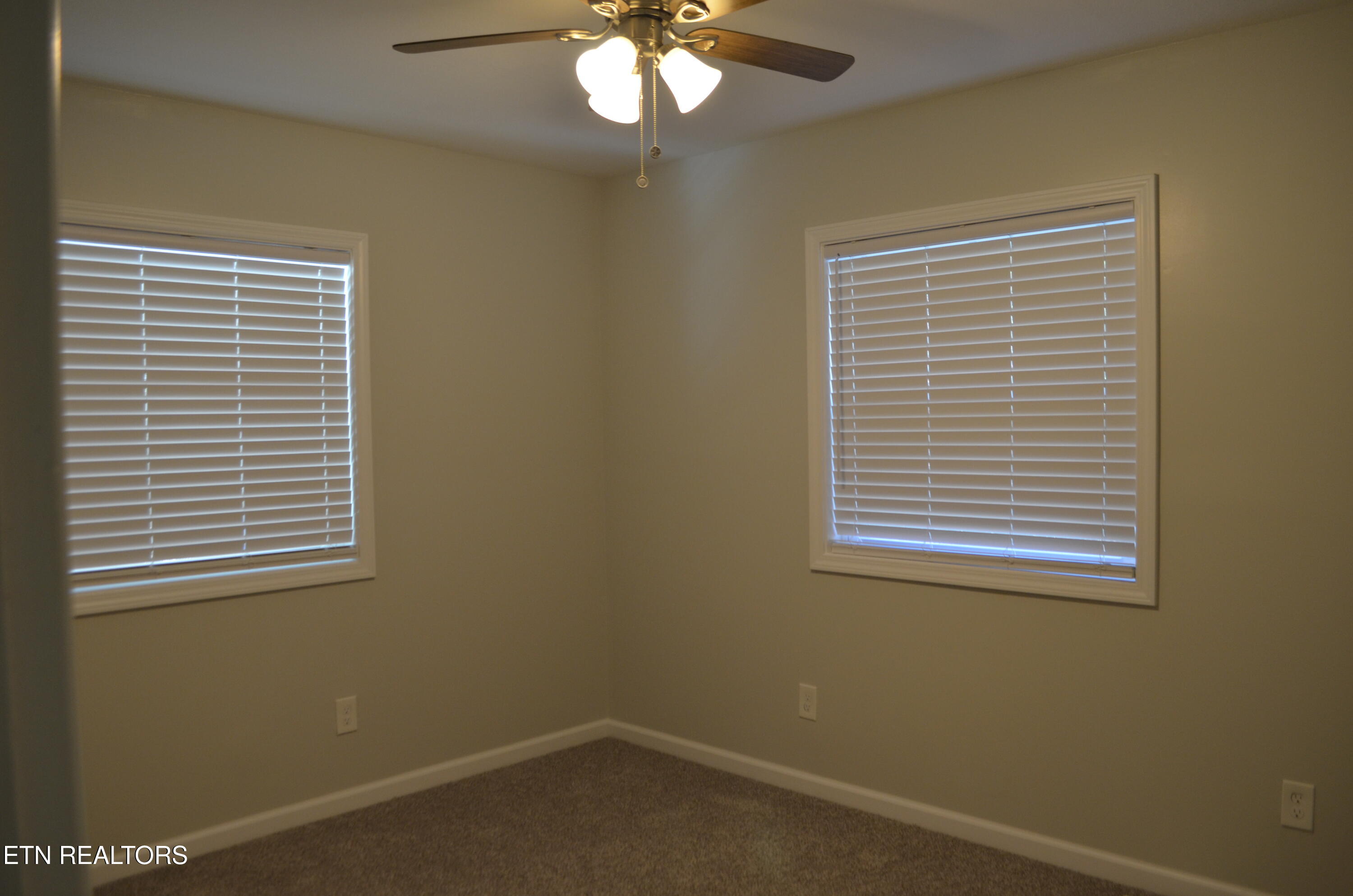 106 Cedar Lane Oak Ridge TN 37830