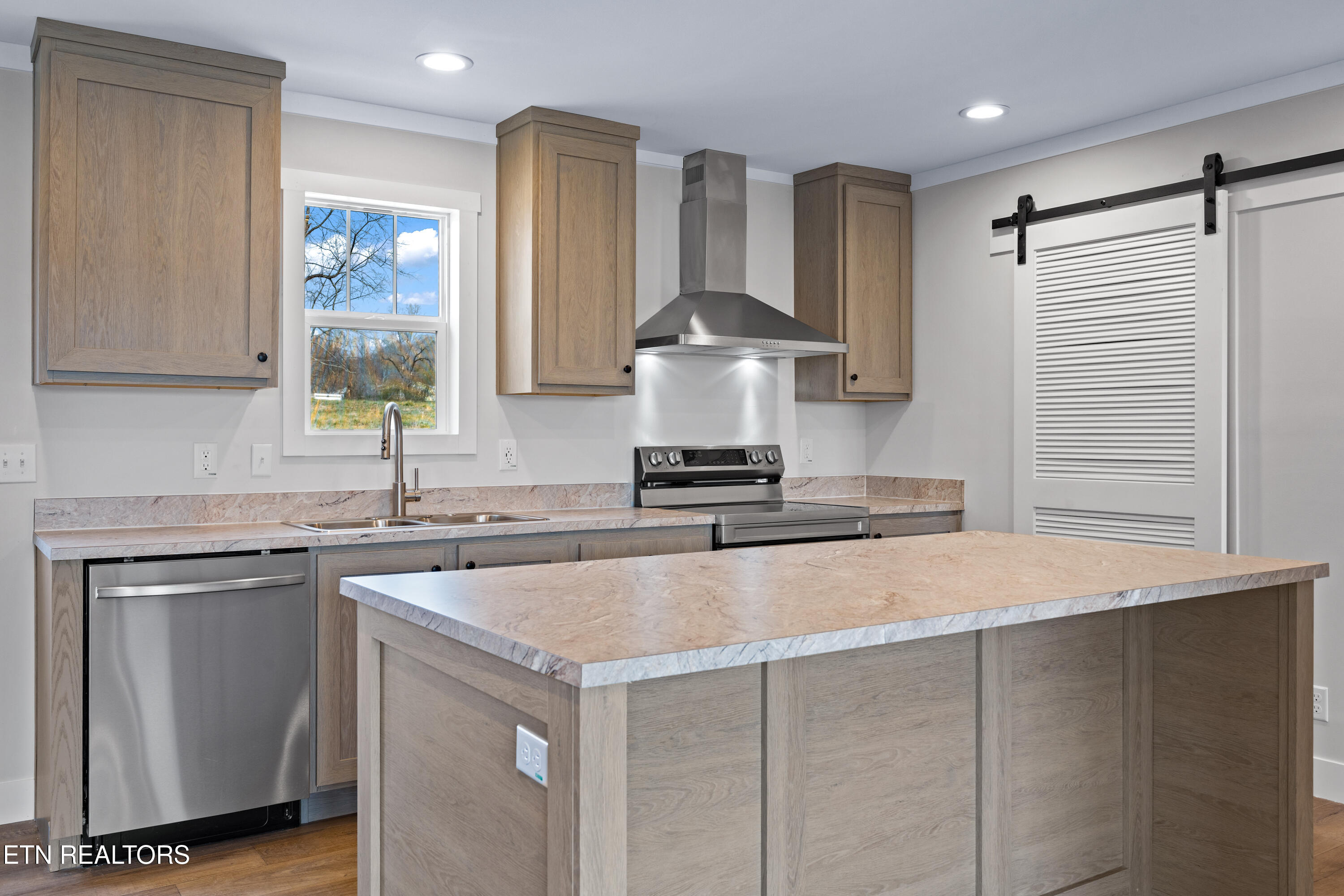 7924 Harmon Road Powell TN 37849