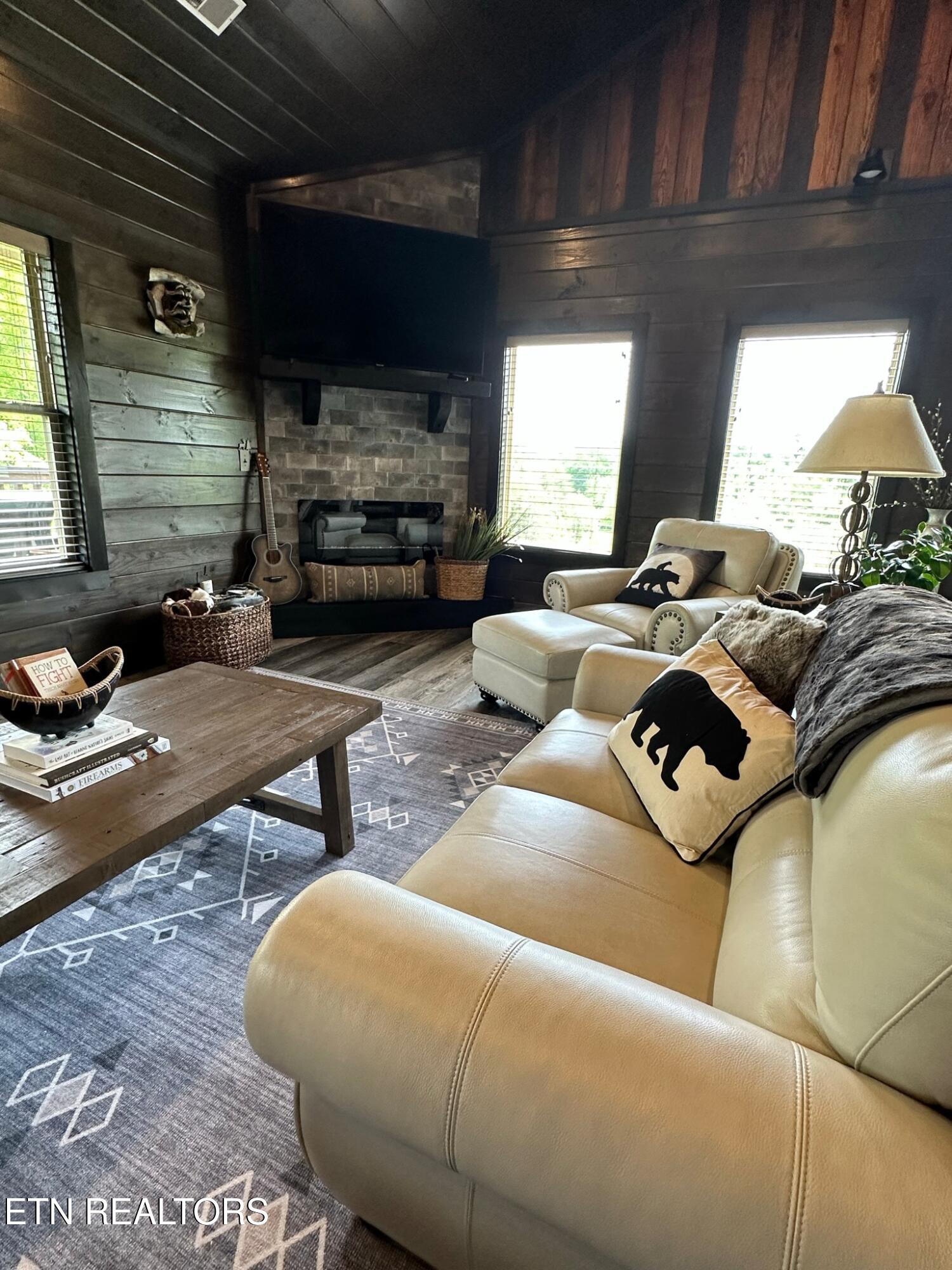 330 Oak Lake Drive Sevierville TN 37876