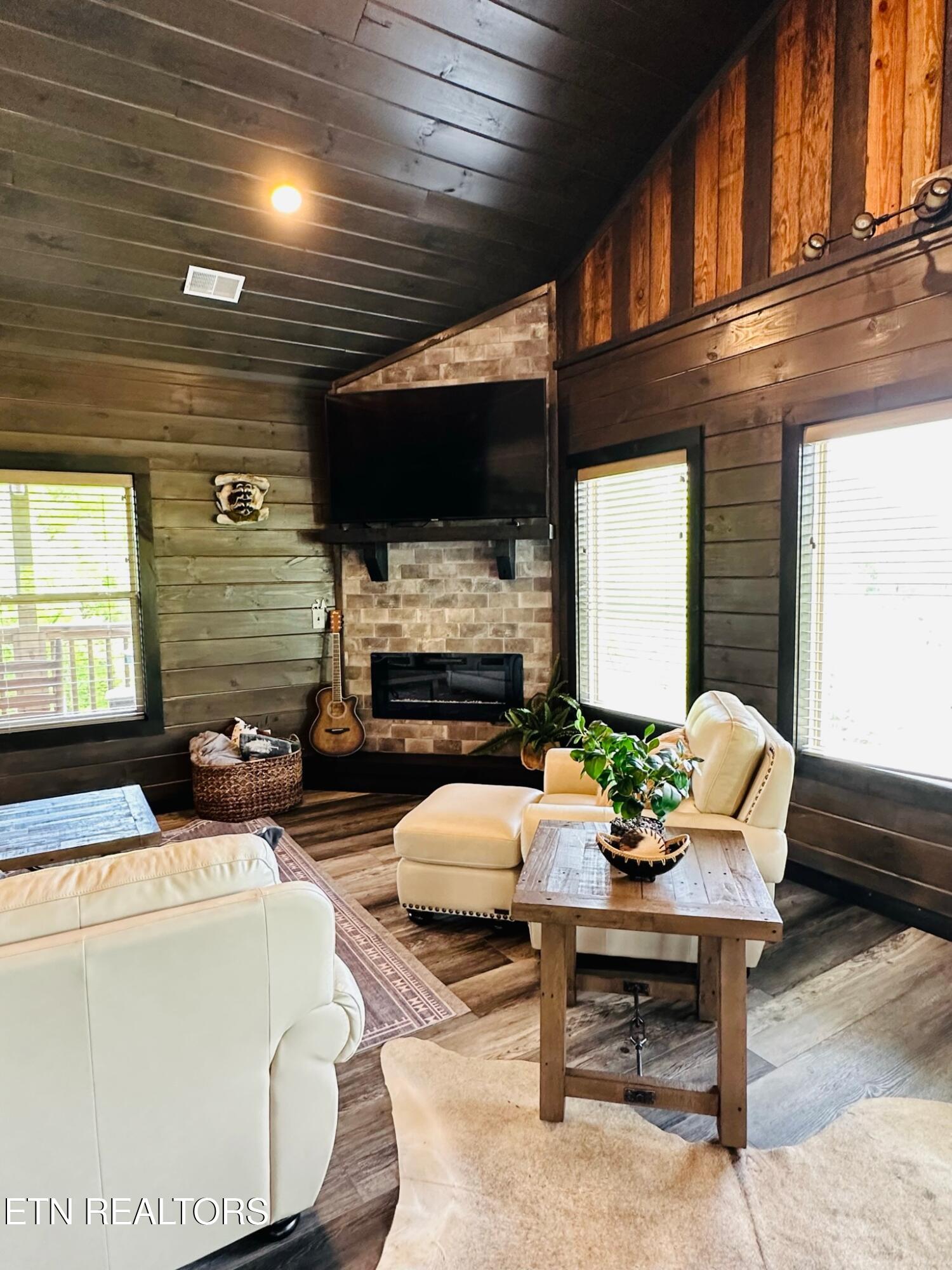 330 Oak Lake Drive Sevierville TN 37876