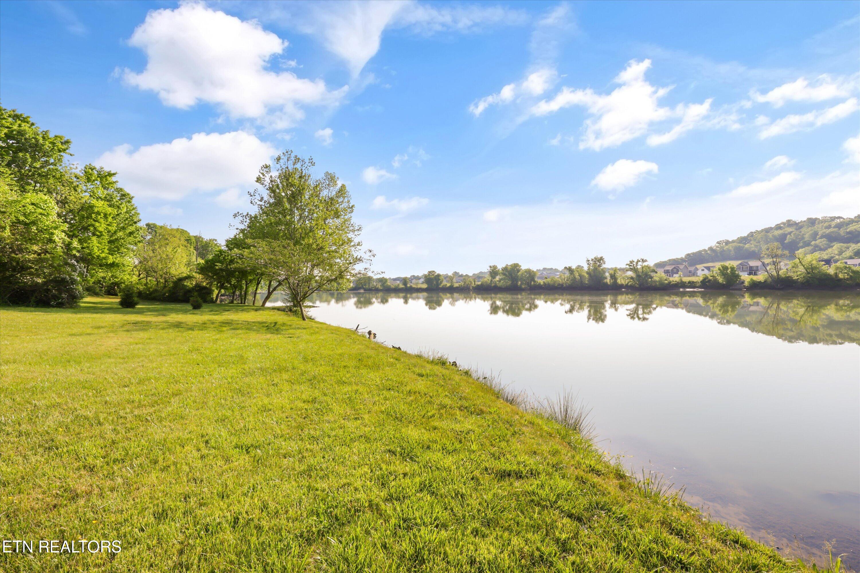 9712 Tranquility Lane Kodak TN 37764