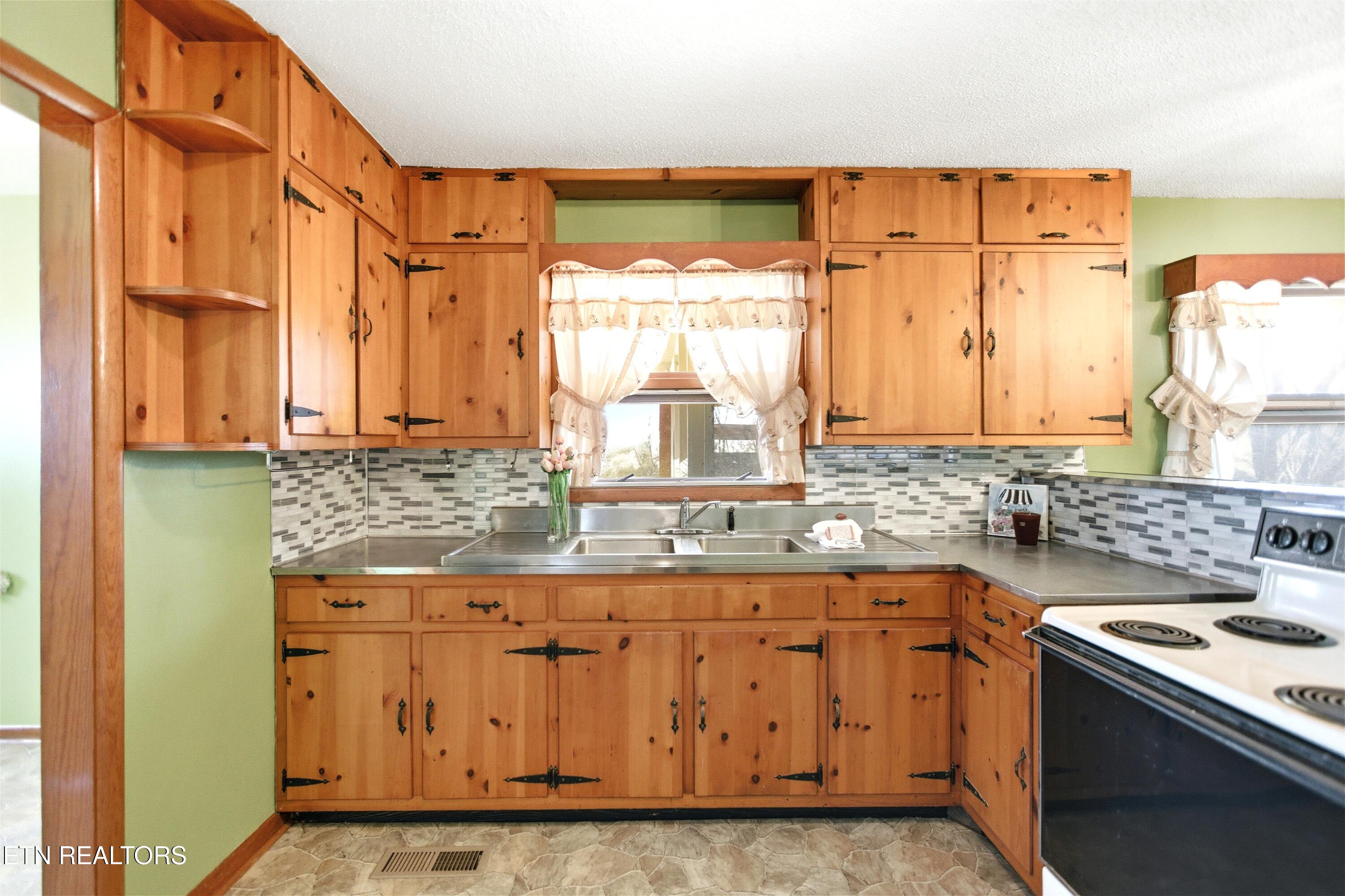 3236 Niles Ferry Road Vonore TN 37885