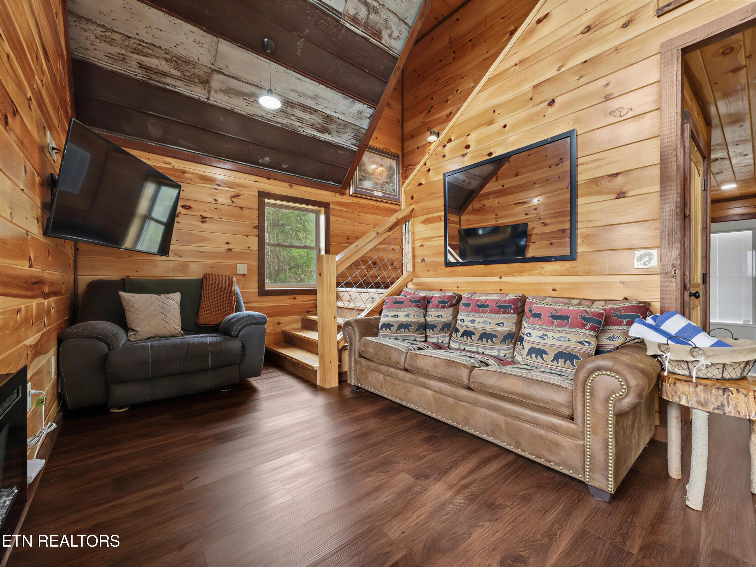 223 Chimney Tops Way Gatlinburg TN 37738