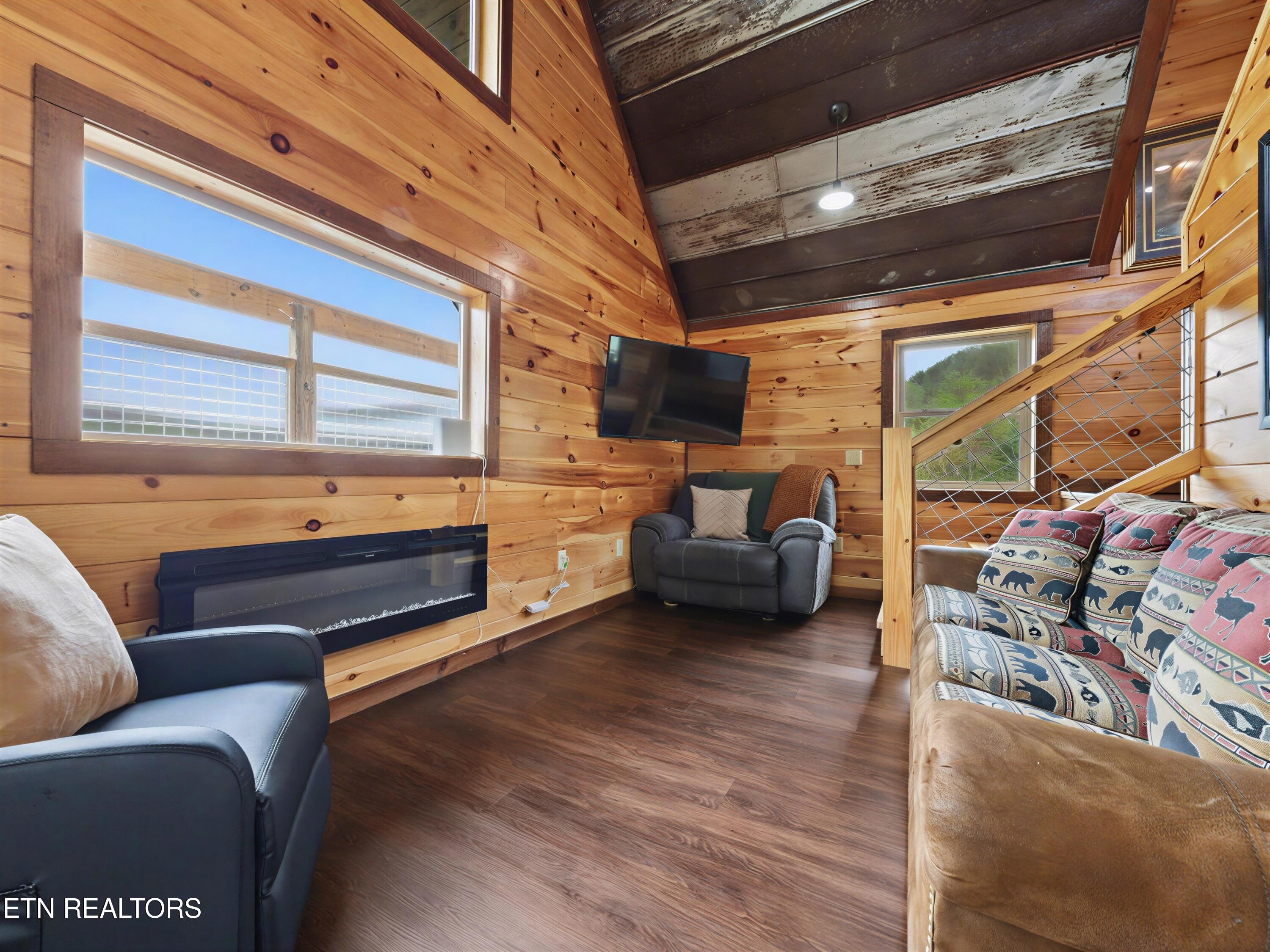 223 Chimney Tops Way Gatlinburg TN 37738