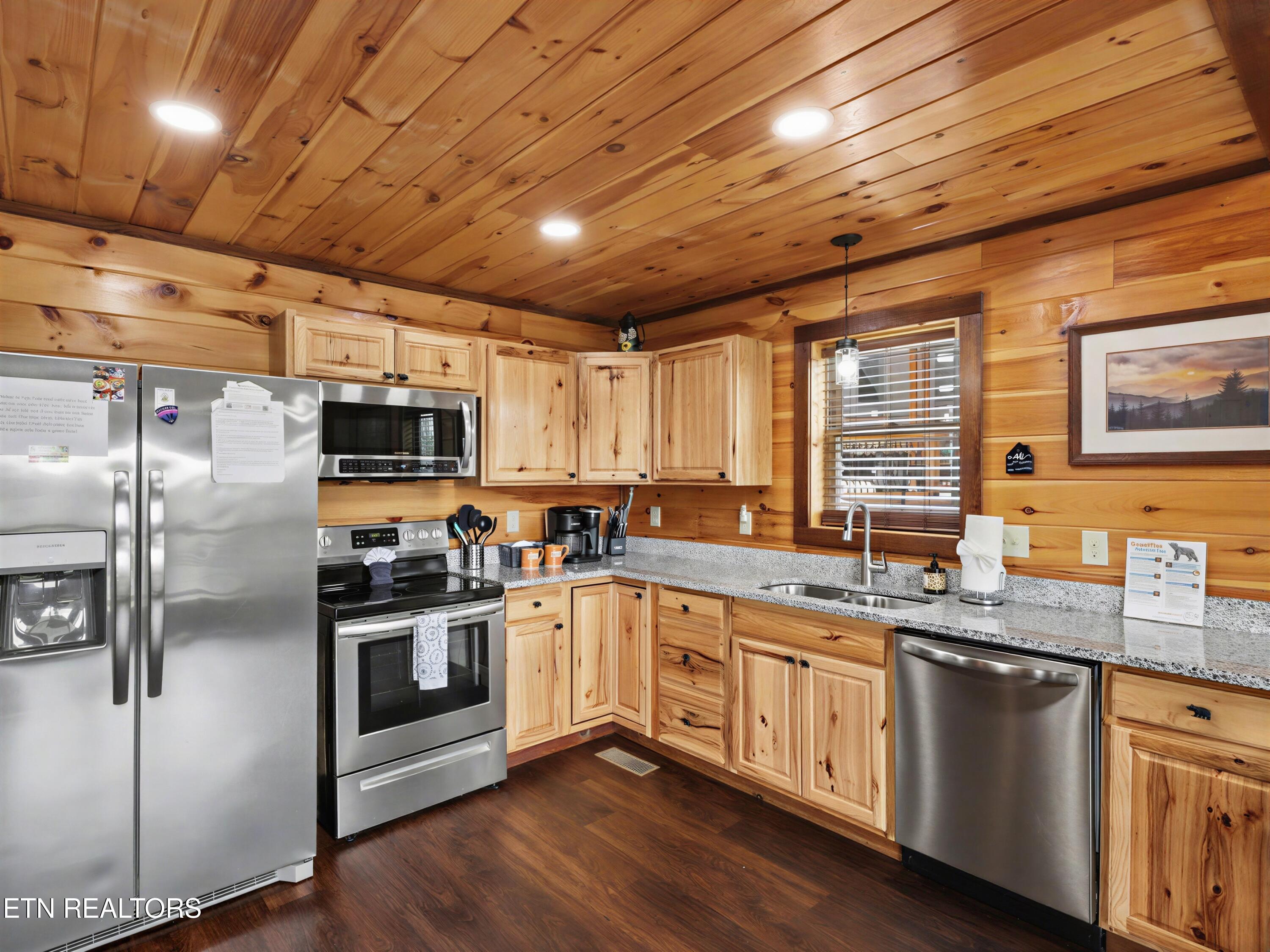 223 Chimney Tops Way Gatlinburg TN 37738