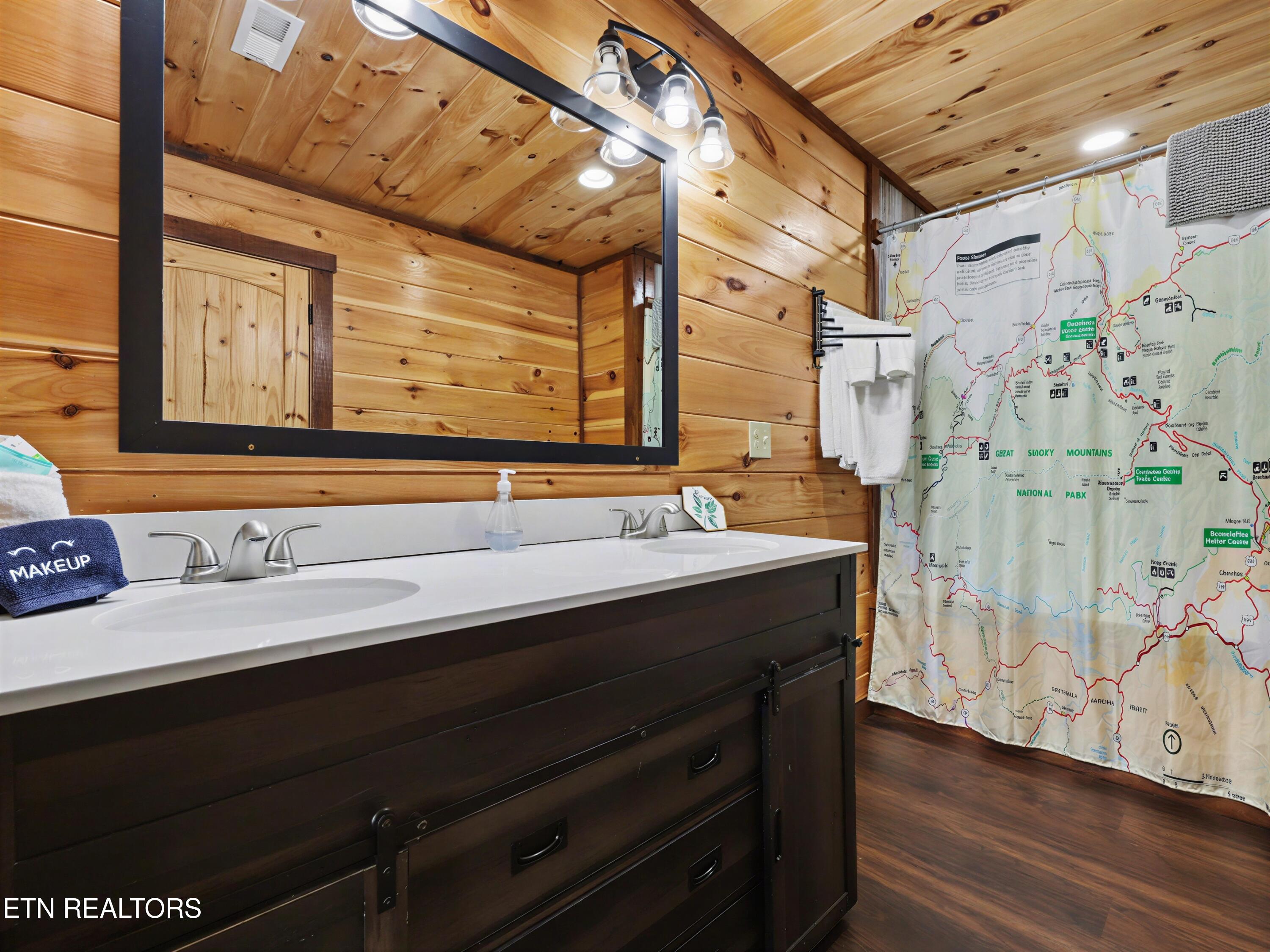 223 Chimney Tops Way Gatlinburg TN 37738