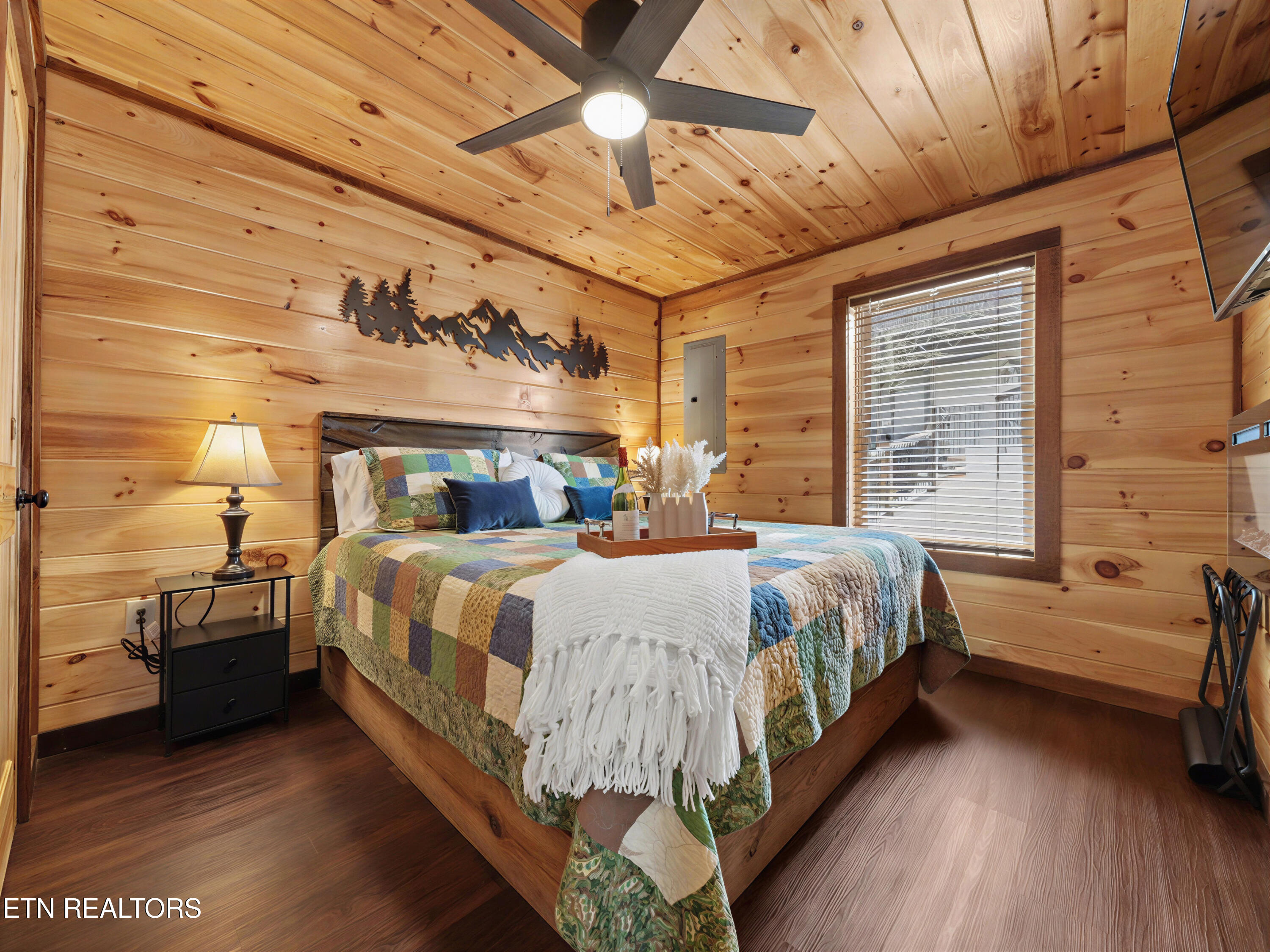223 Chimney Tops Way Gatlinburg TN 37738