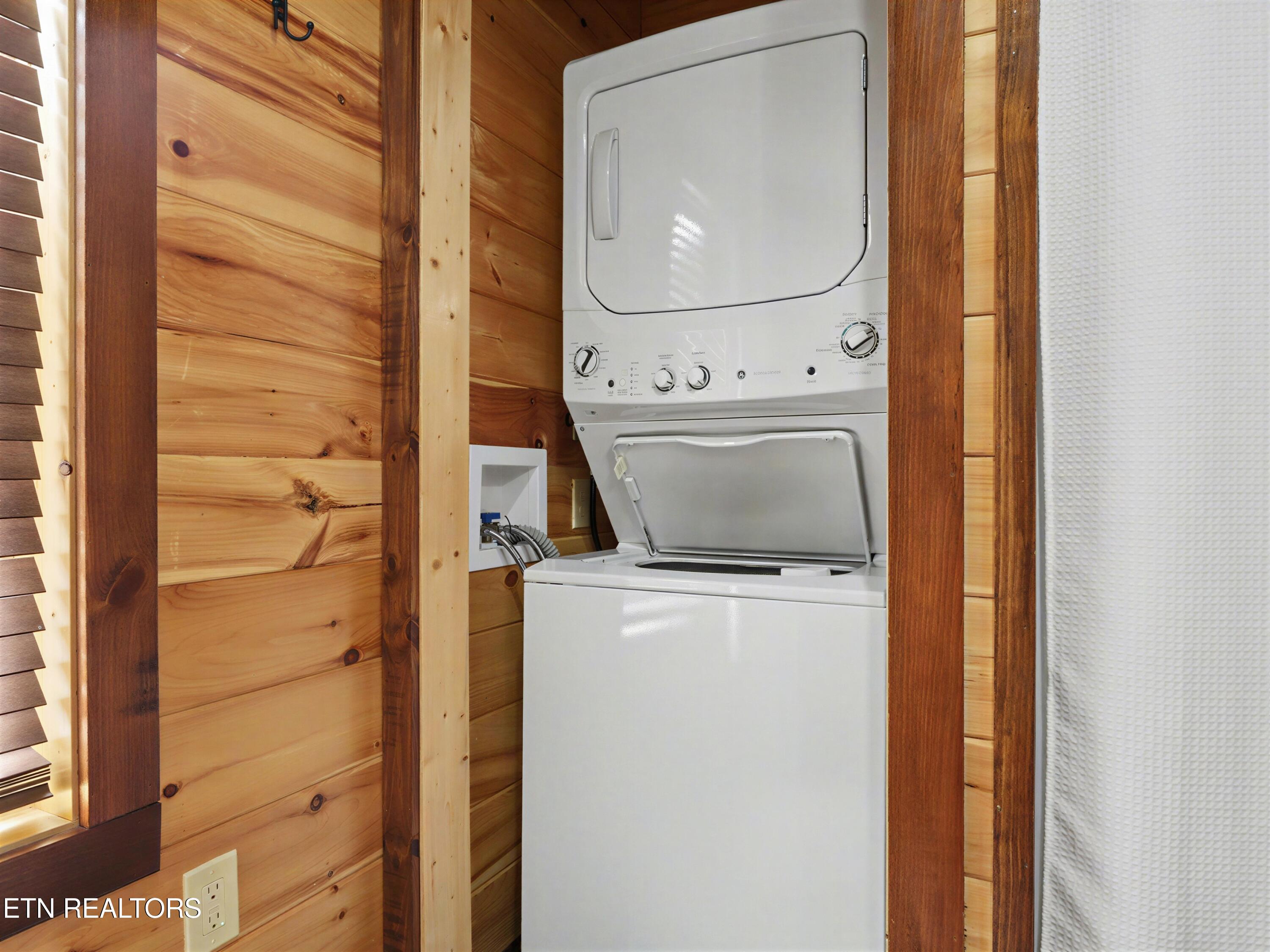 223 Chimney Tops Way Gatlinburg TN 37738