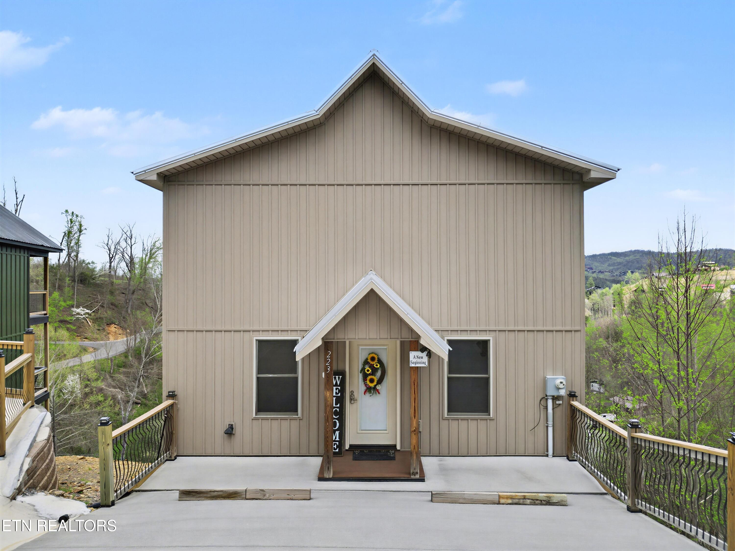 223 Chimney Tops Way Gatlinburg TN 37738