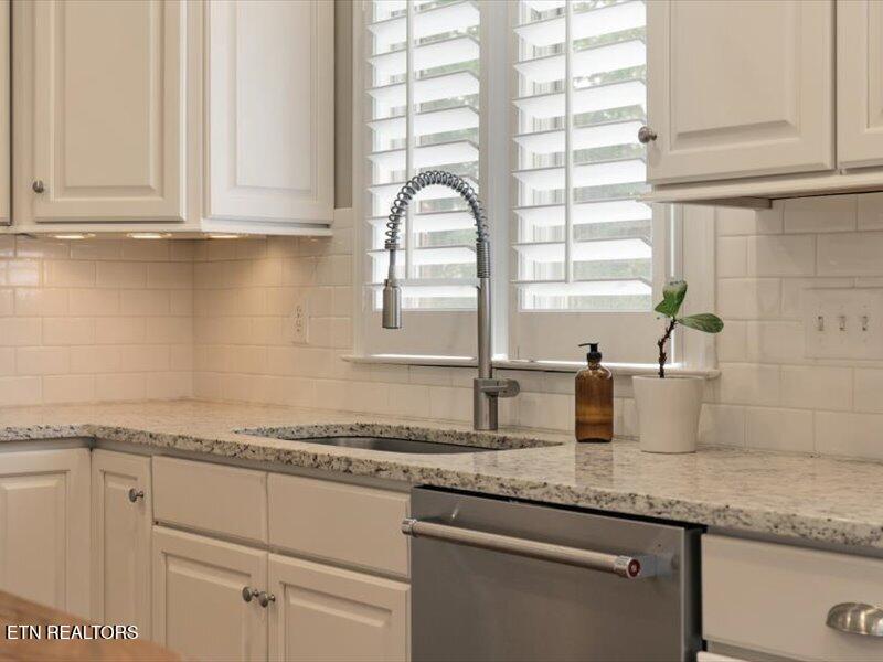 9114 Hailes Abbey Lane Knoxville TN 37922
