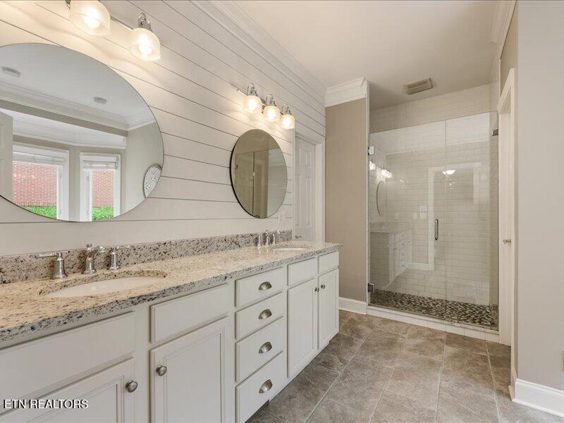 9114 Hailes Abbey Lane Knoxville TN 37922