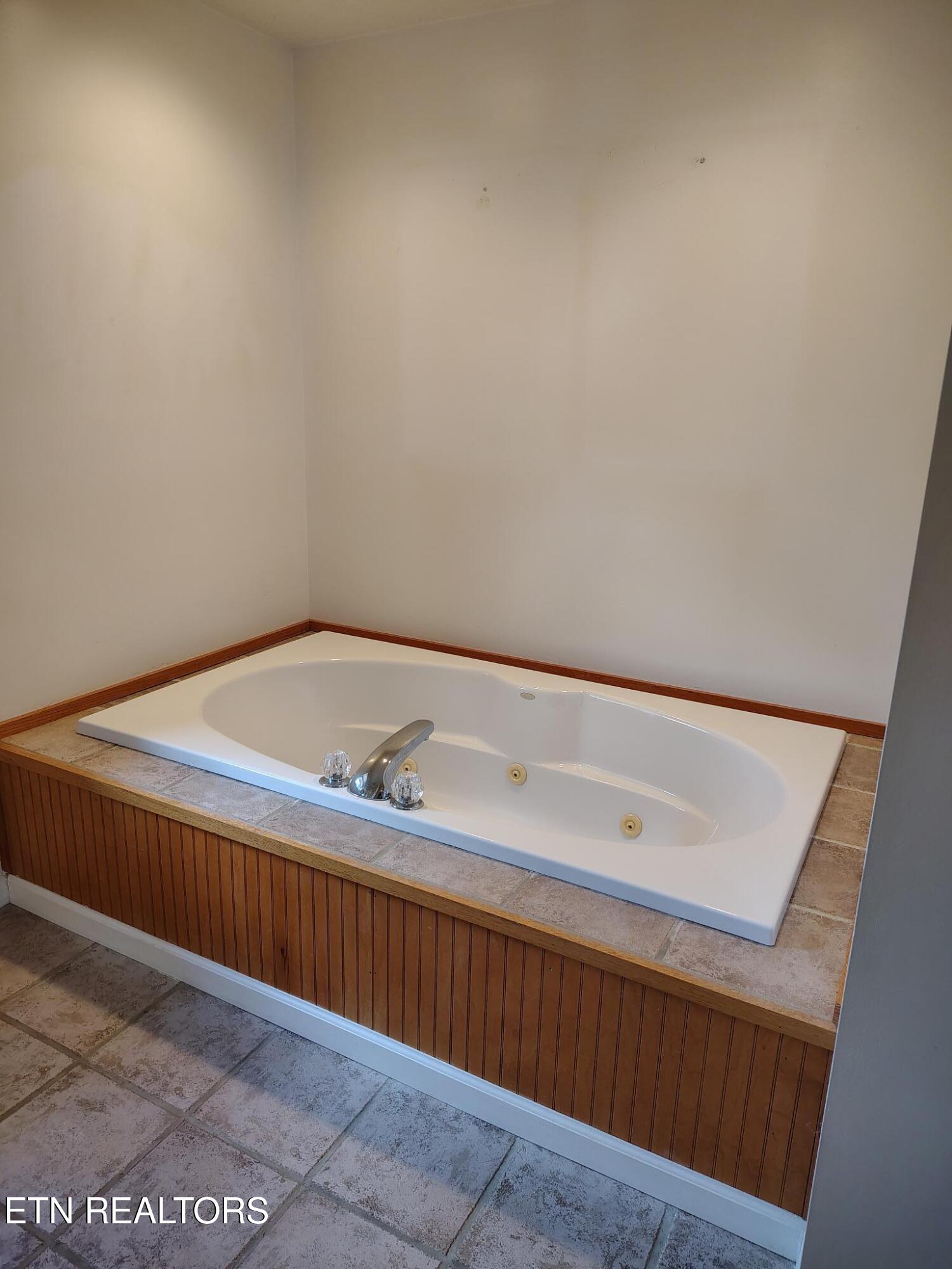 525 Fan Street Tazewell TN 37879