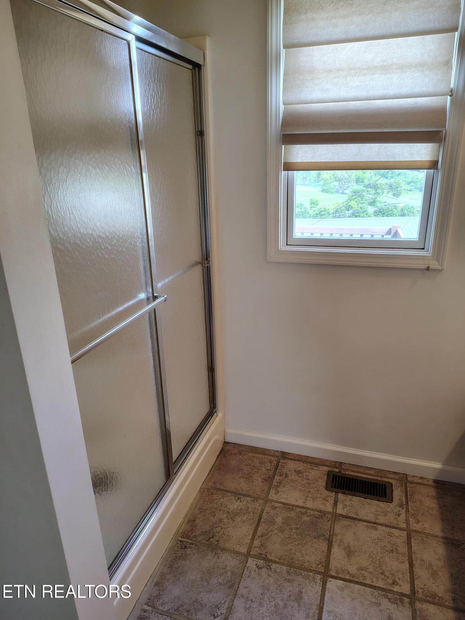 525 Fan Street Tazewell TN 37879