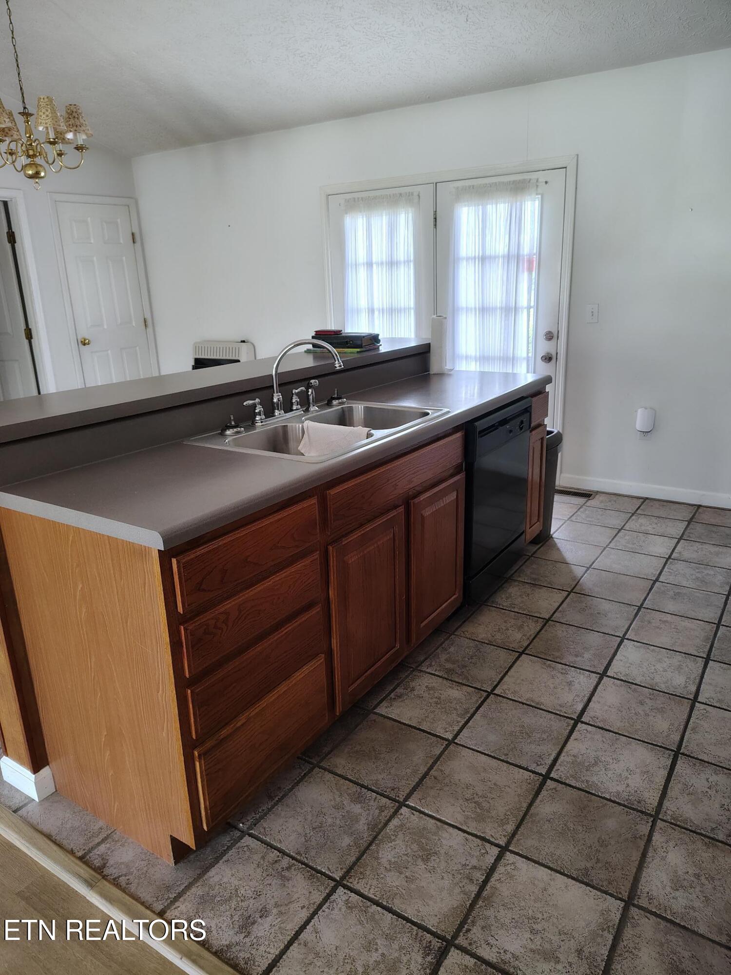 525 Fan Street Tazewell TN 37879
