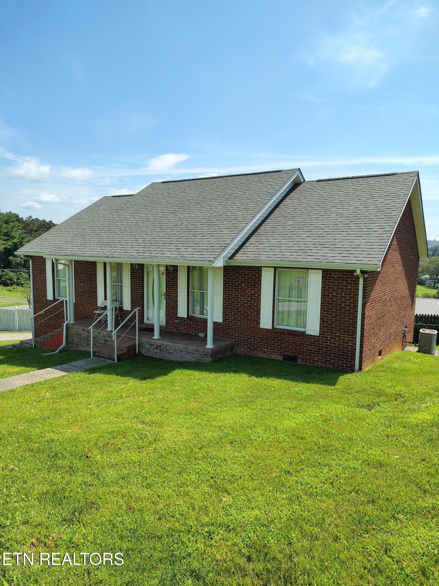 525 Fan Street Tazewell TN 37879
