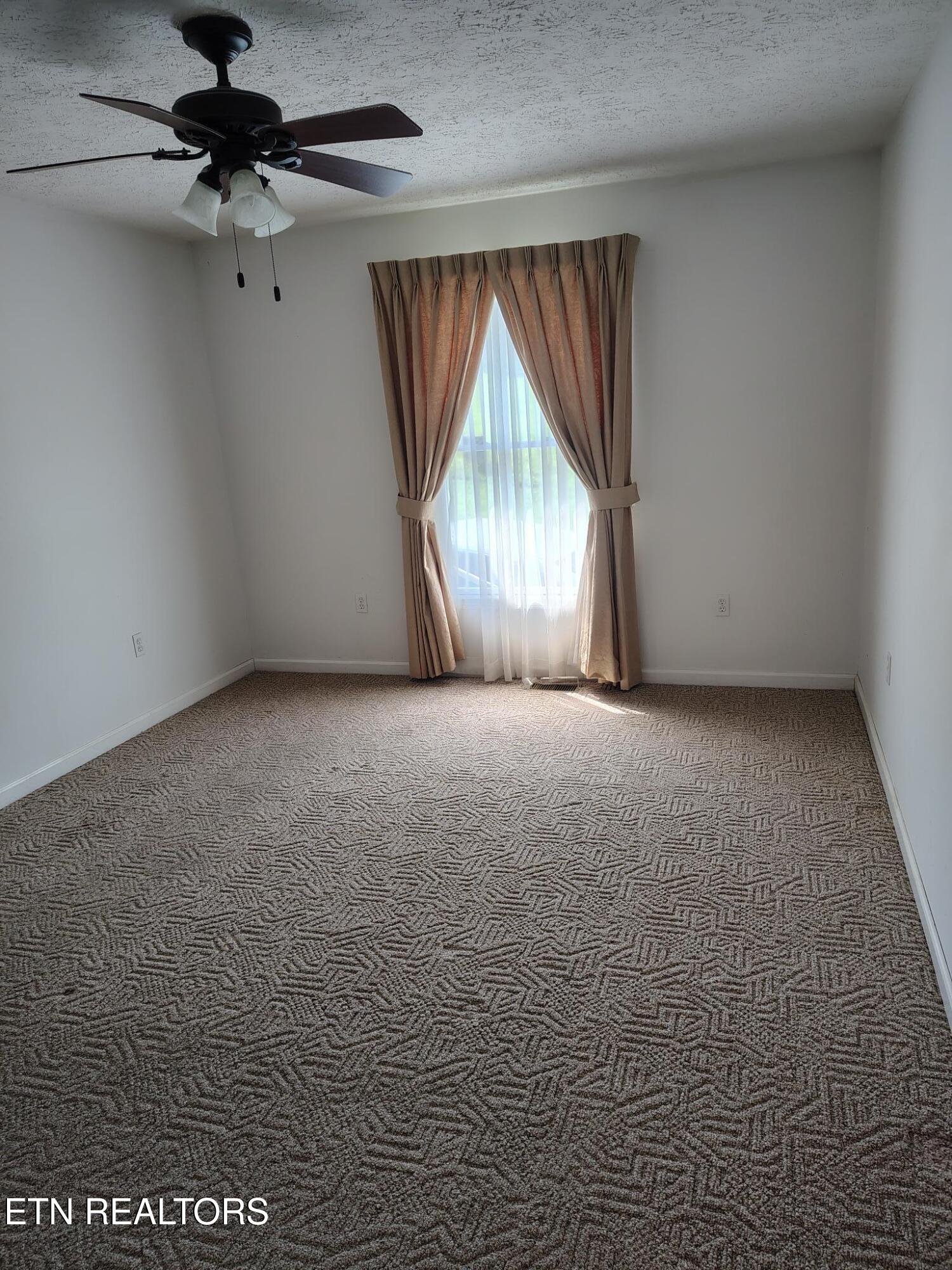525 Fan Street Tazewell TN 37879