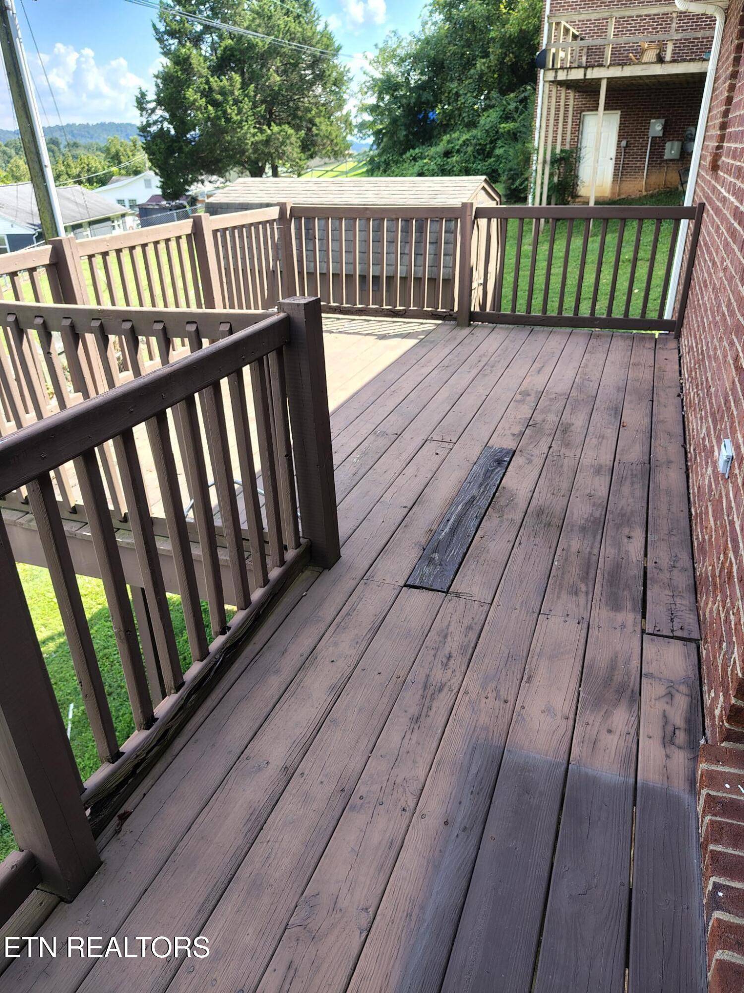 525 Fan Street Tazewell TN 37879