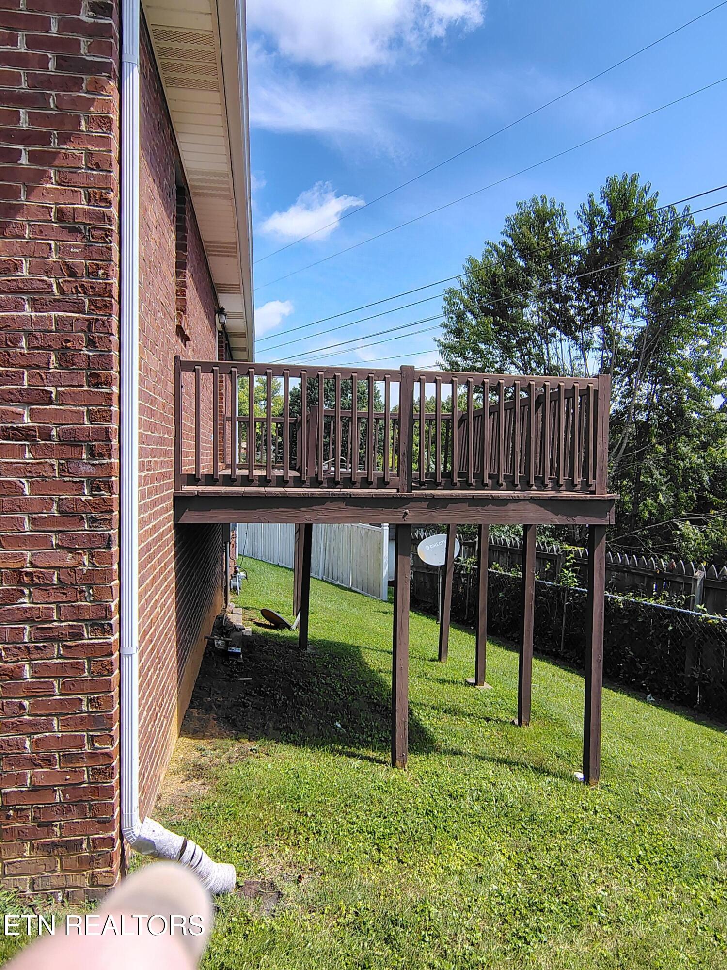 525 Fan Street Tazewell TN 37879