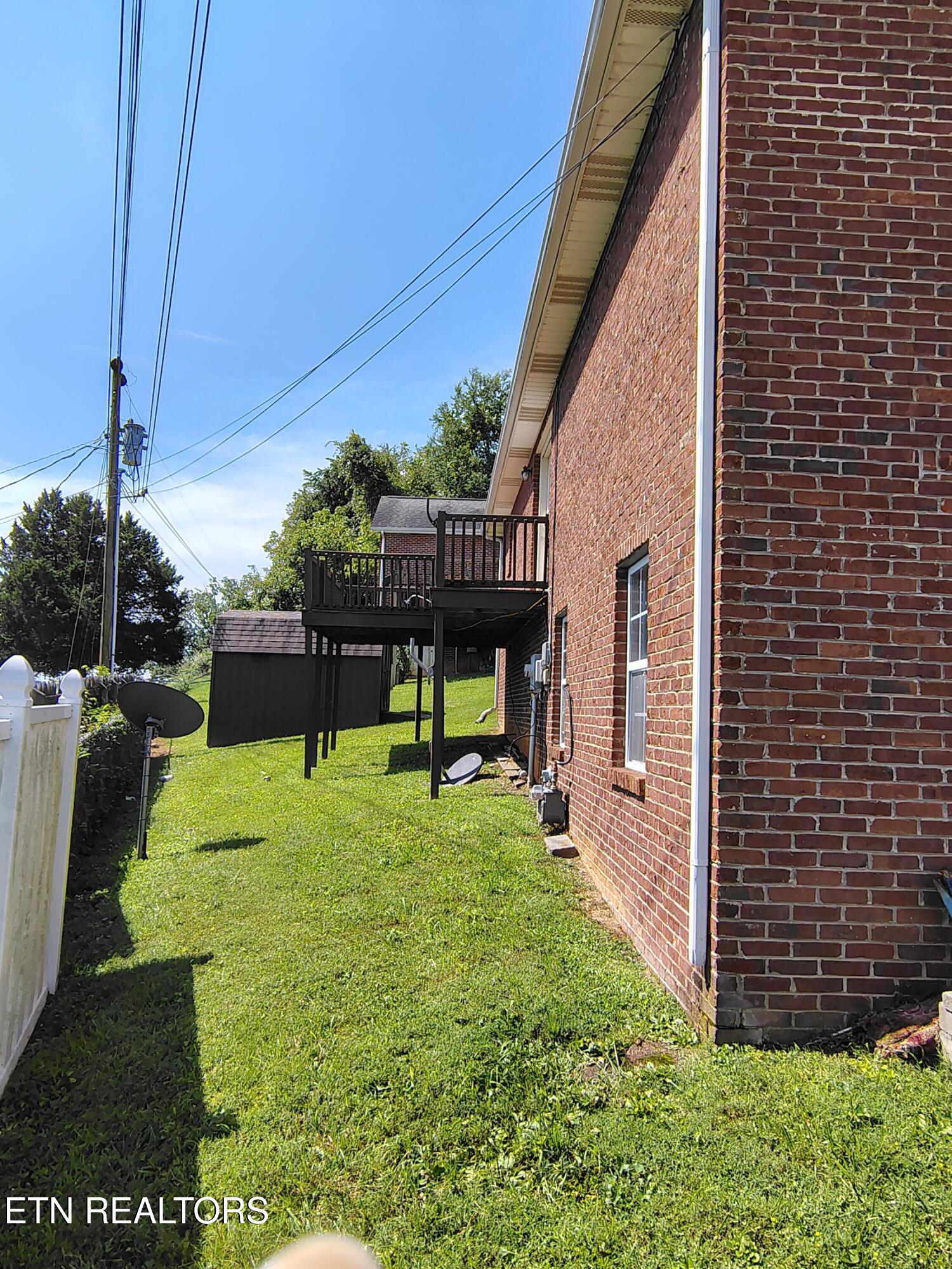 525 Fan Street Tazewell TN 37879
