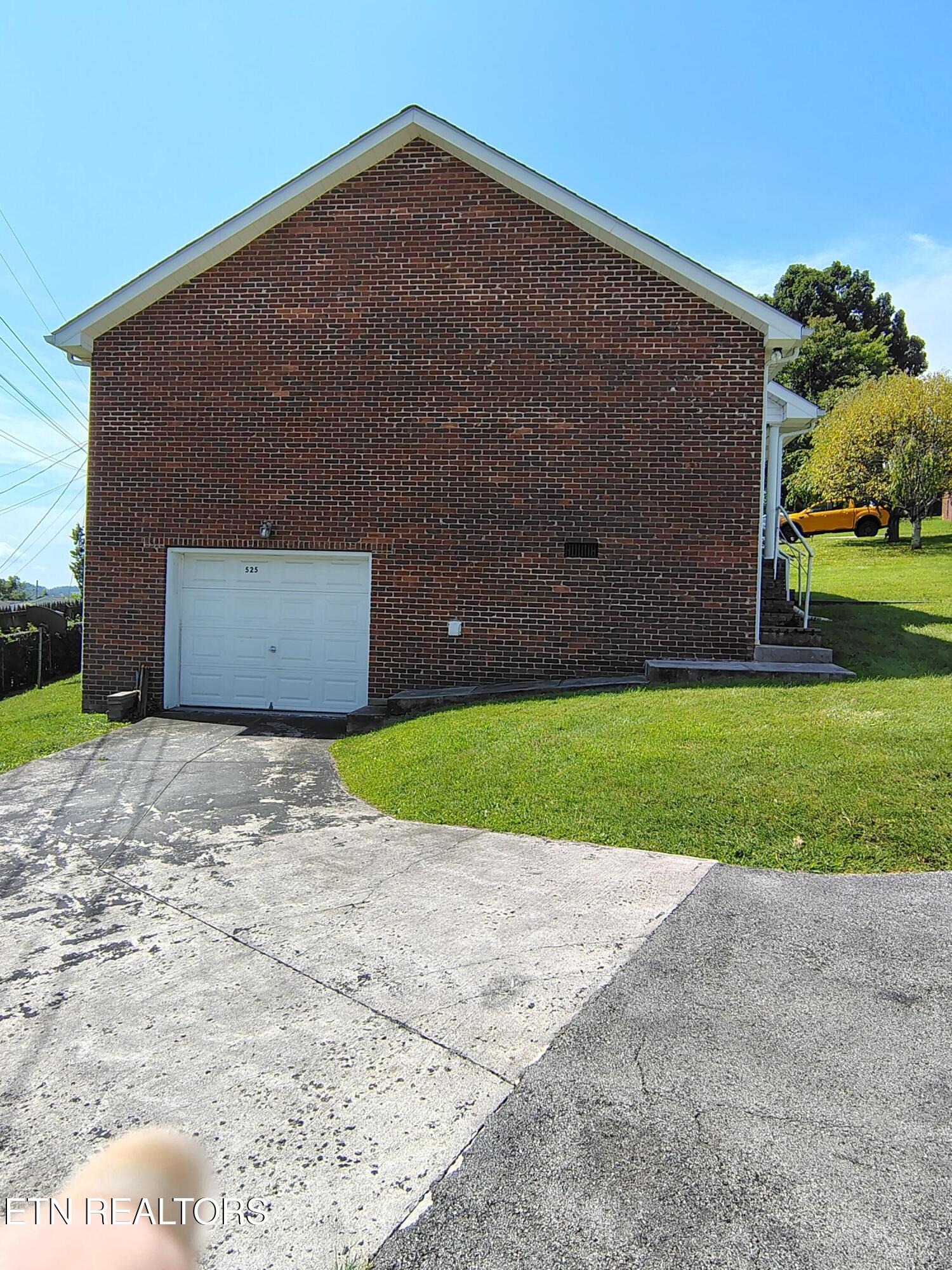 525 Fan Street Tazewell TN 37879