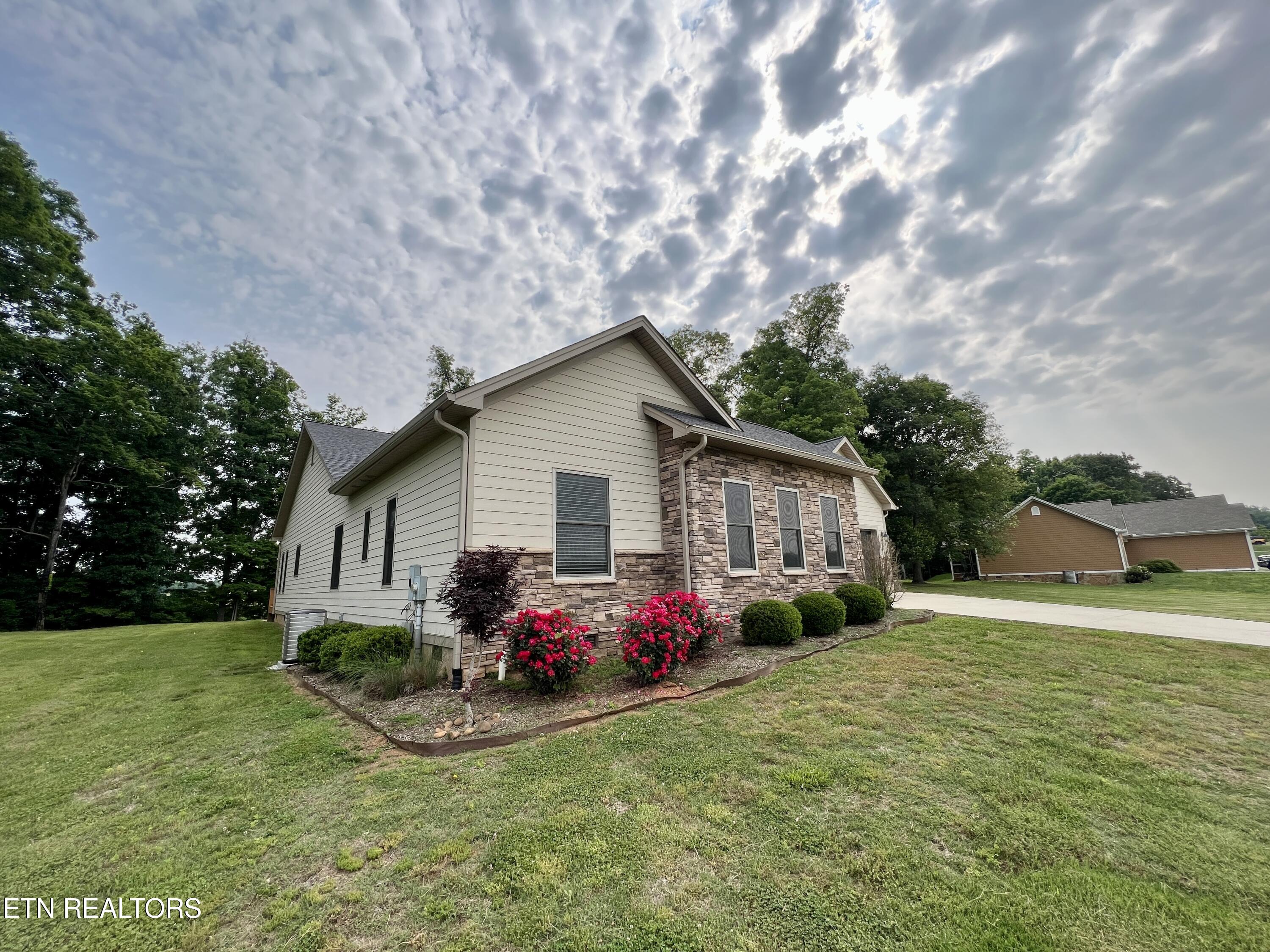 2005 River Mist Circle New Market TN 37820