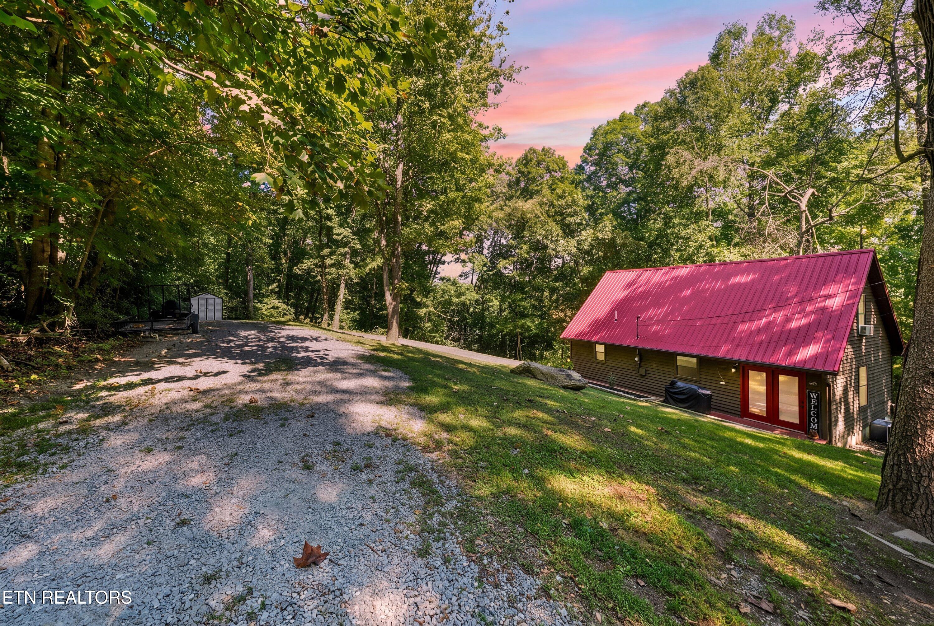 301 Bibee Lane Caryville TN 37714