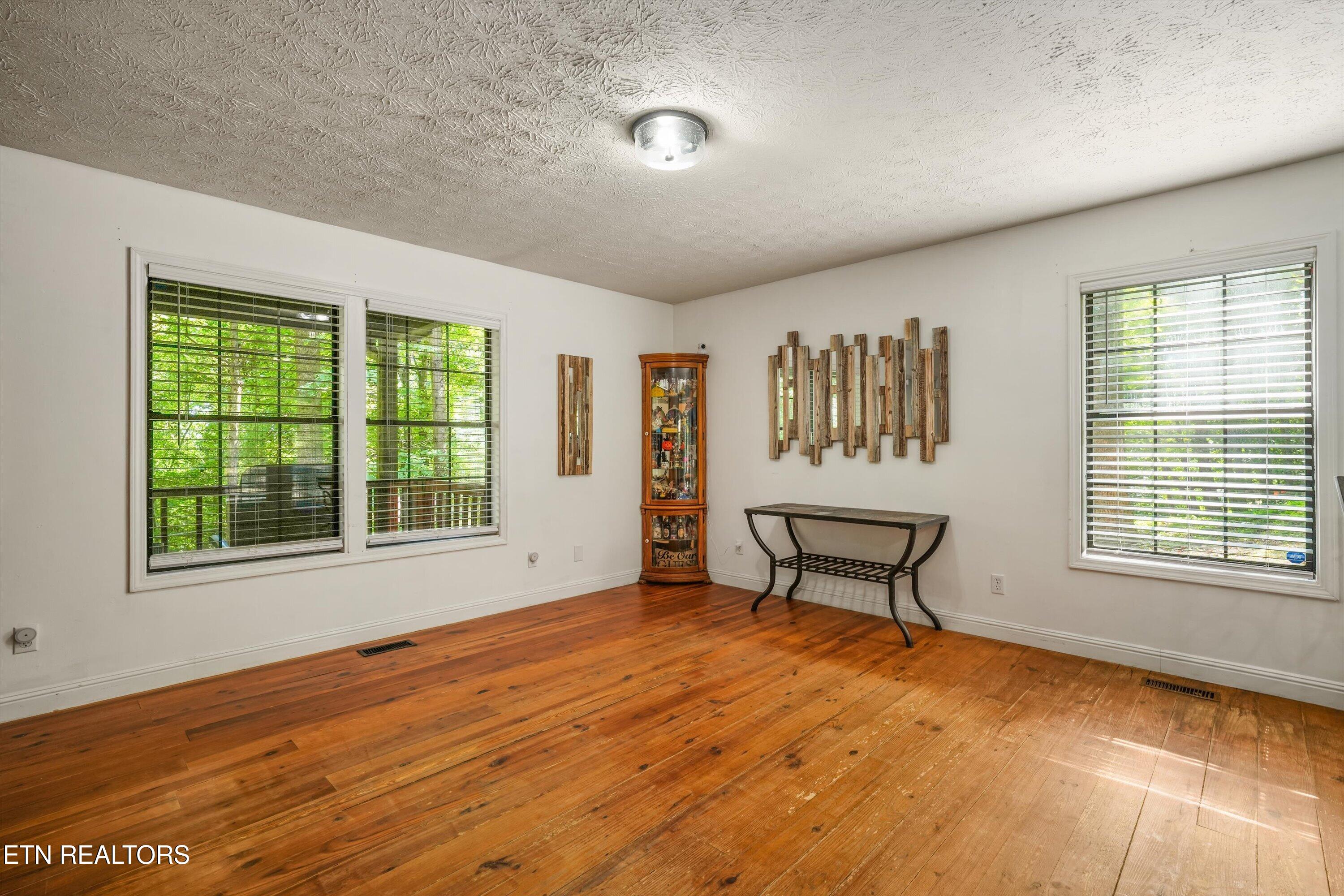 301 Bibee Lane Caryville TN 37714