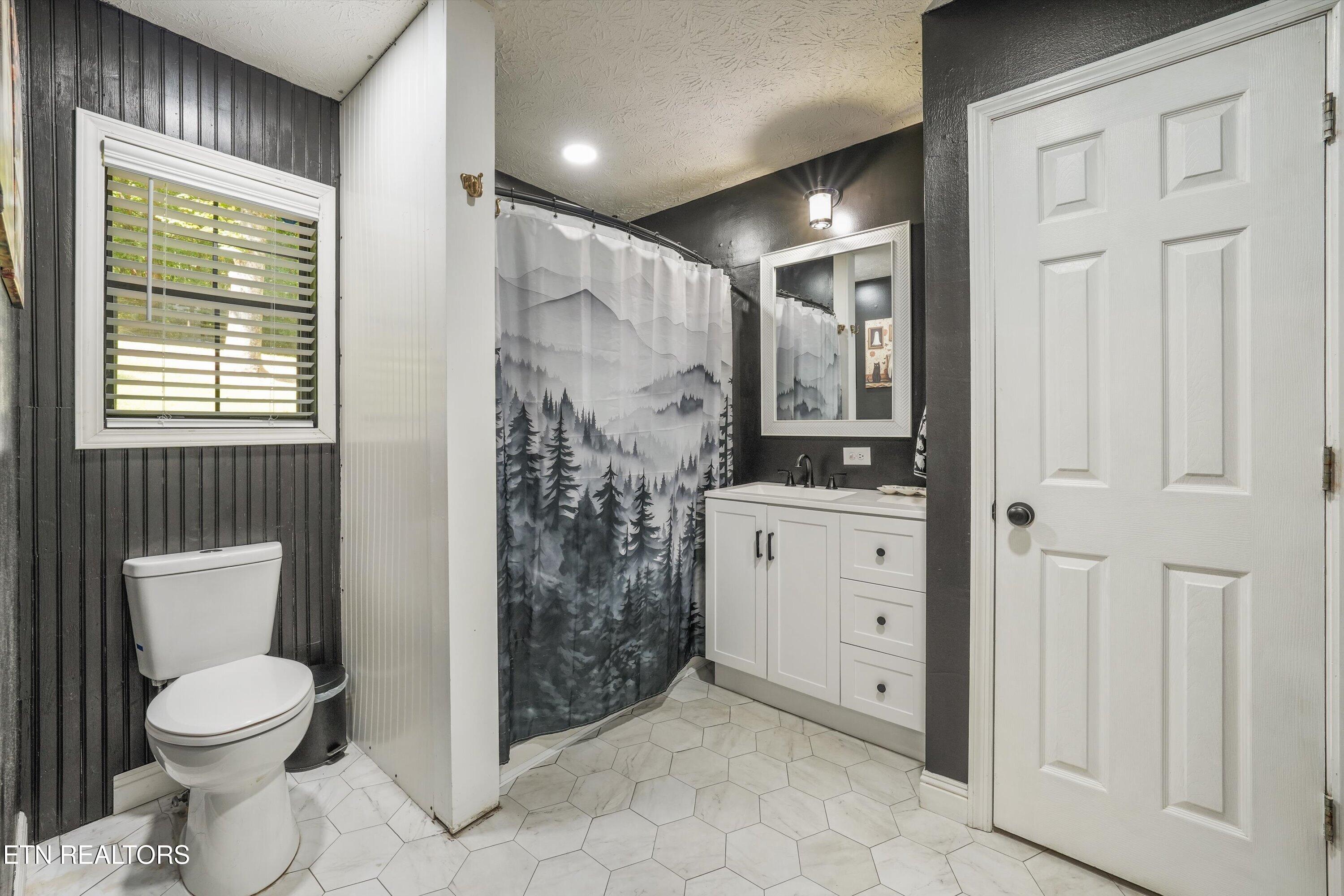 301 Bibee Lane Caryville TN 37714