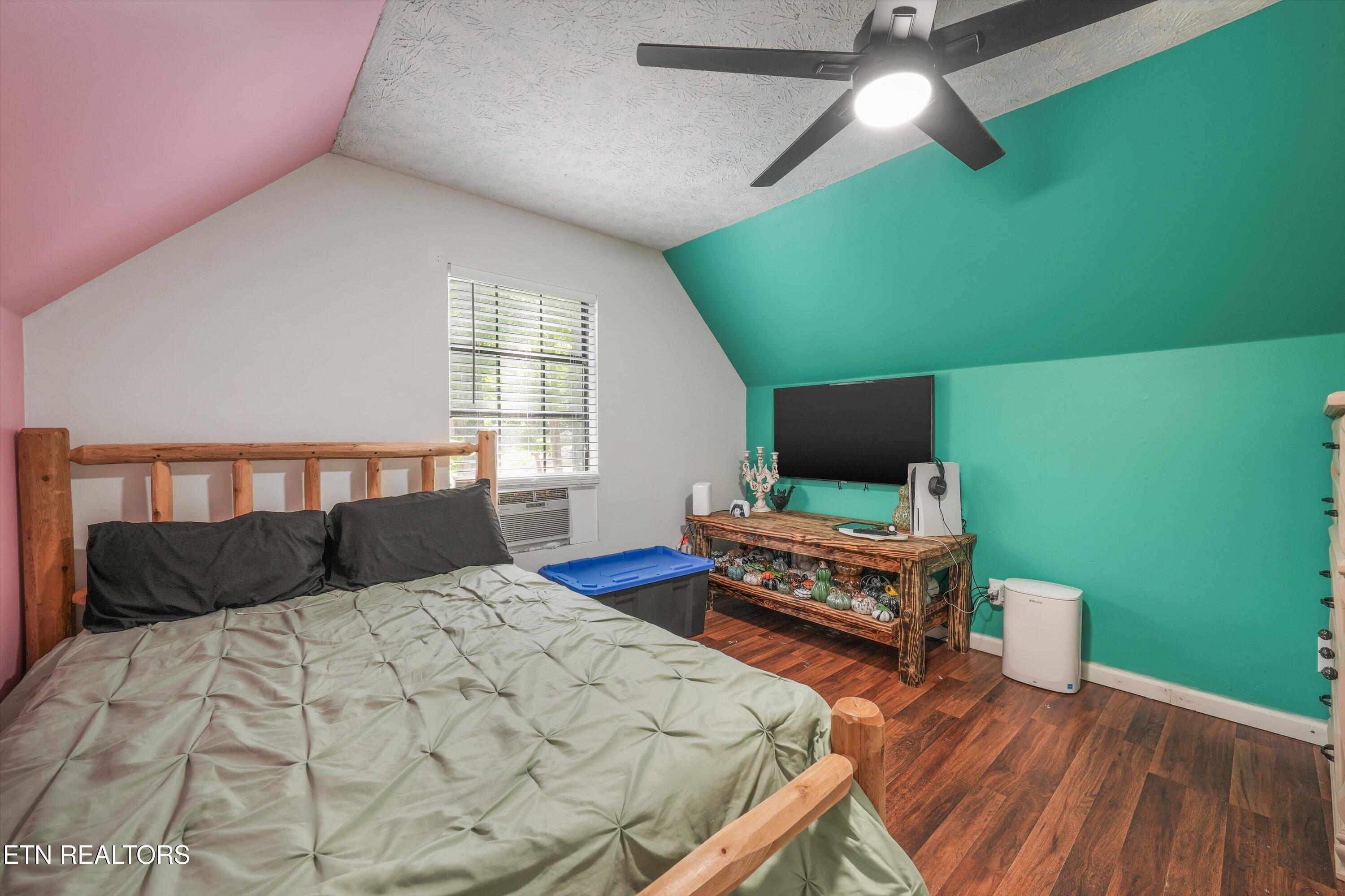 301 Bibee Lane Caryville TN 37714