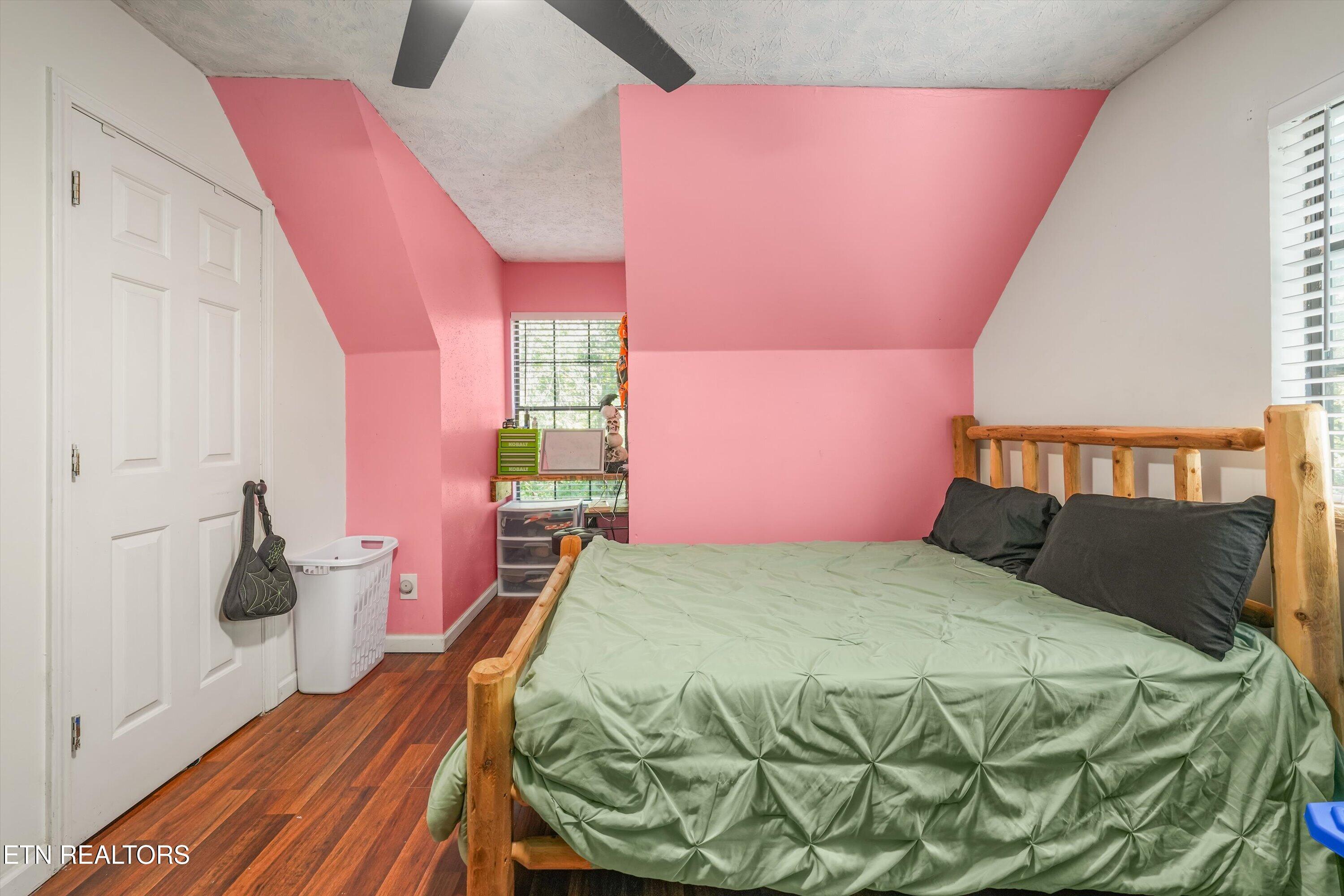 301 Bibee Lane Caryville TN 37714