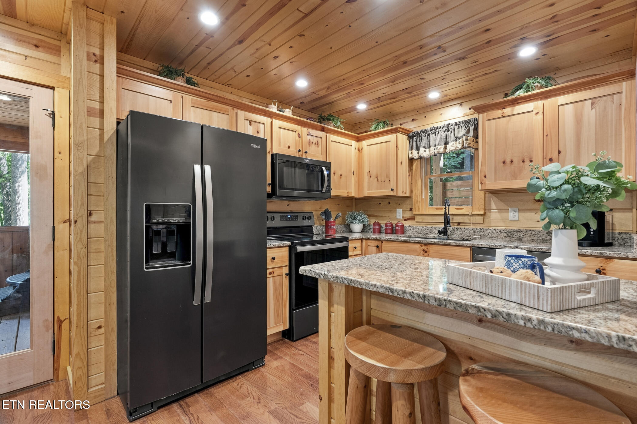 1824 Rhododendron Lane Sevierville TN 37876