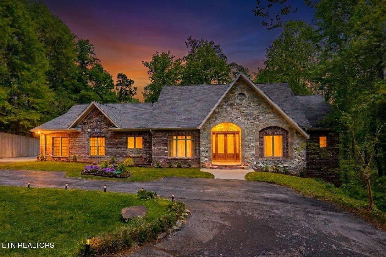2304 Lakemoor Drive Knoxville TN 37920