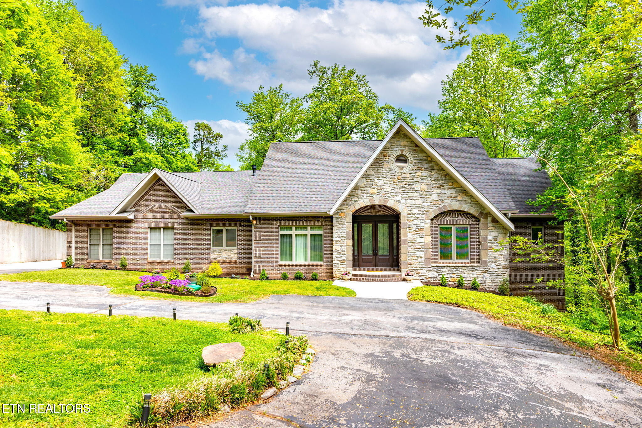 2304 Lakemoor Drive Knoxville TN 37920
